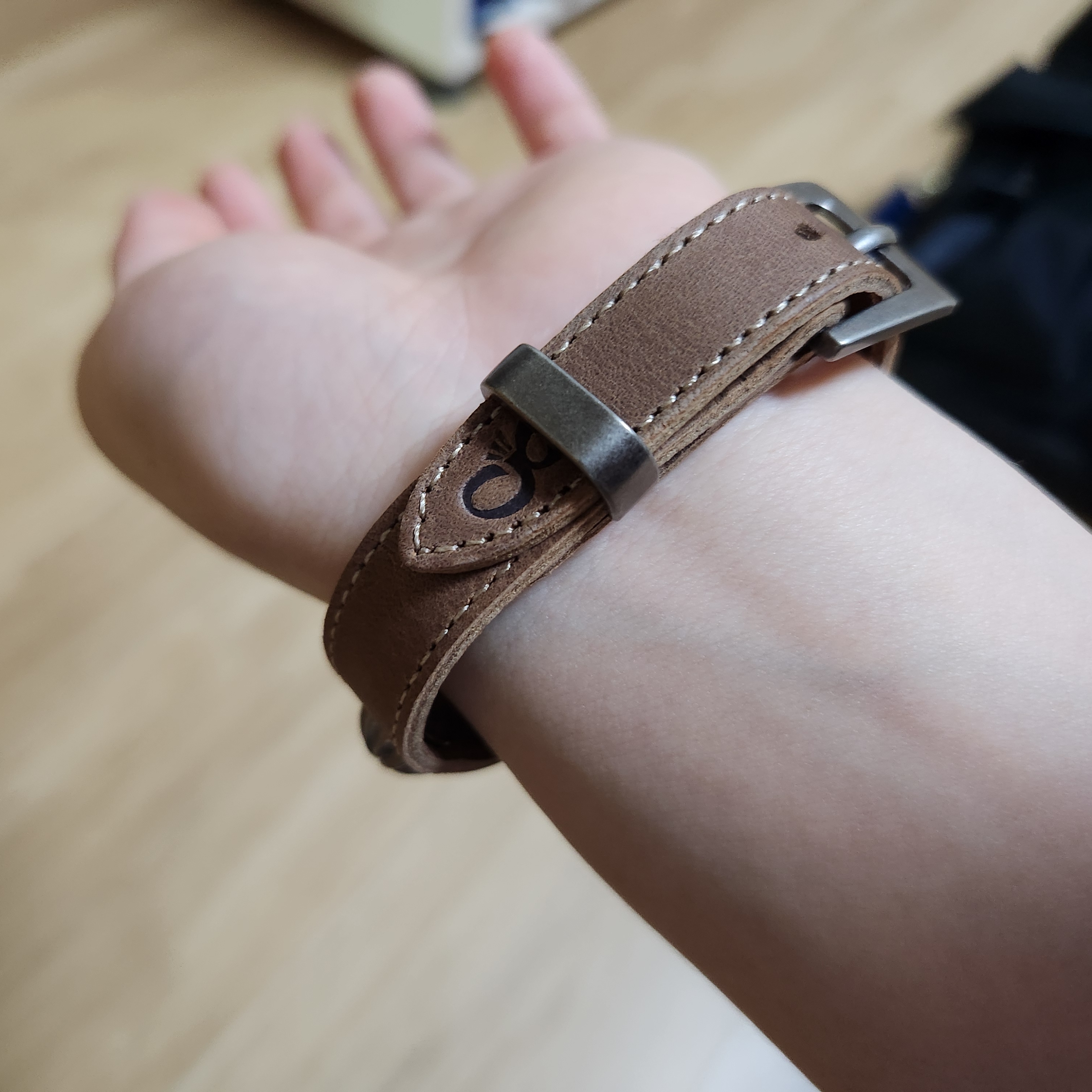 Ogarp Concho Wrist Belt Brown 착용 스타일 - 3