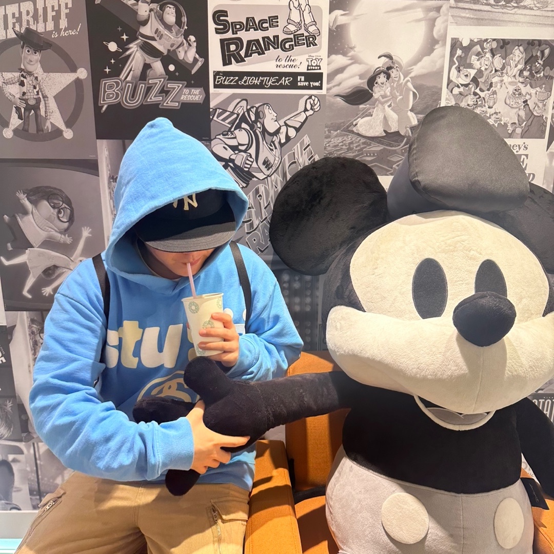 Aoiro Hikari Snap M65 Zip Pants Camel - AFF & The Hyundai Seoul Exclusive, Stussy x Cactus Plant Flea Market 8 Ball Pigment Dyed Hoodie Blue 착용 스타일 - 3