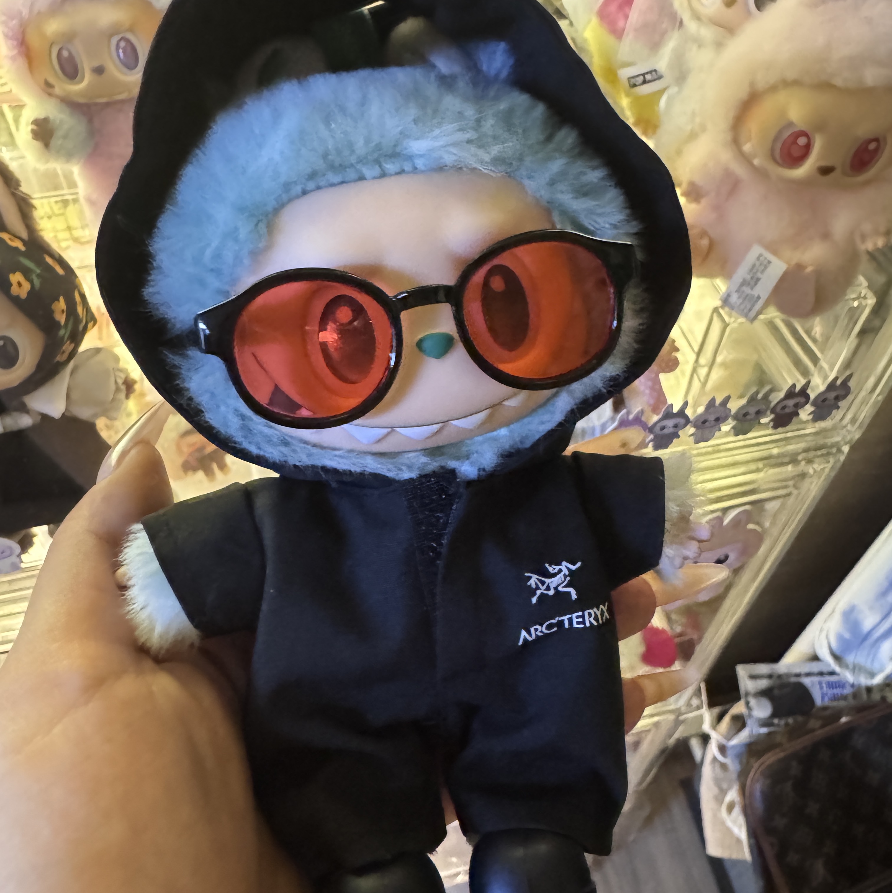 Pop Mart Labubu The Monsters Highlight Series Serenity Keyring (Opened Case) 착용 스타일