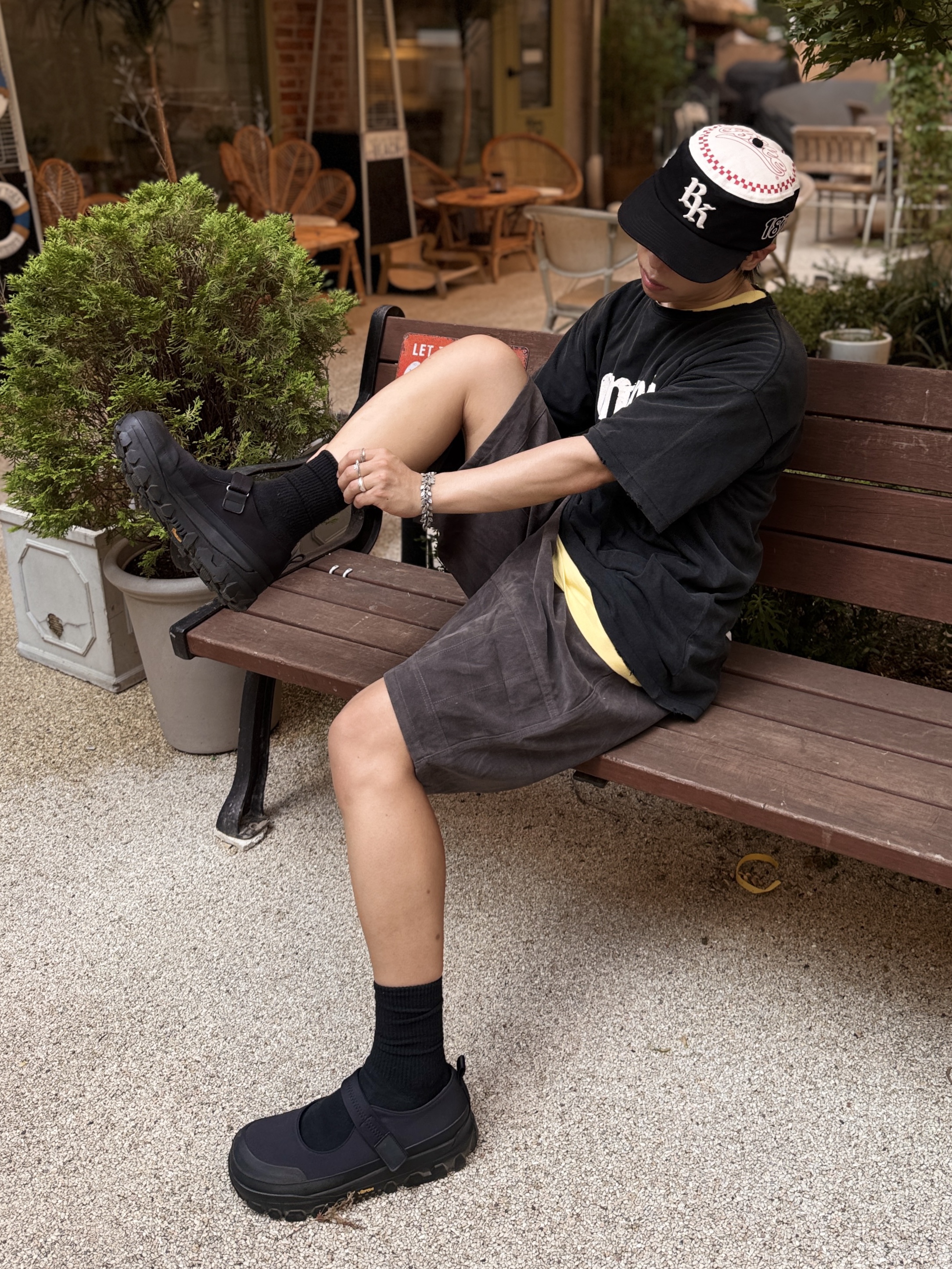 Amomento Vibram Mary Jane Black - 24FW, Hono Report Leaf Bracelet 착용 스타일 - 1
