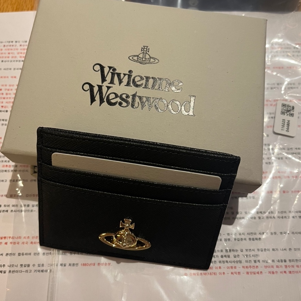 Vivienne Westwood Logo Flat Card Holder Black 착용 스타일 - 1