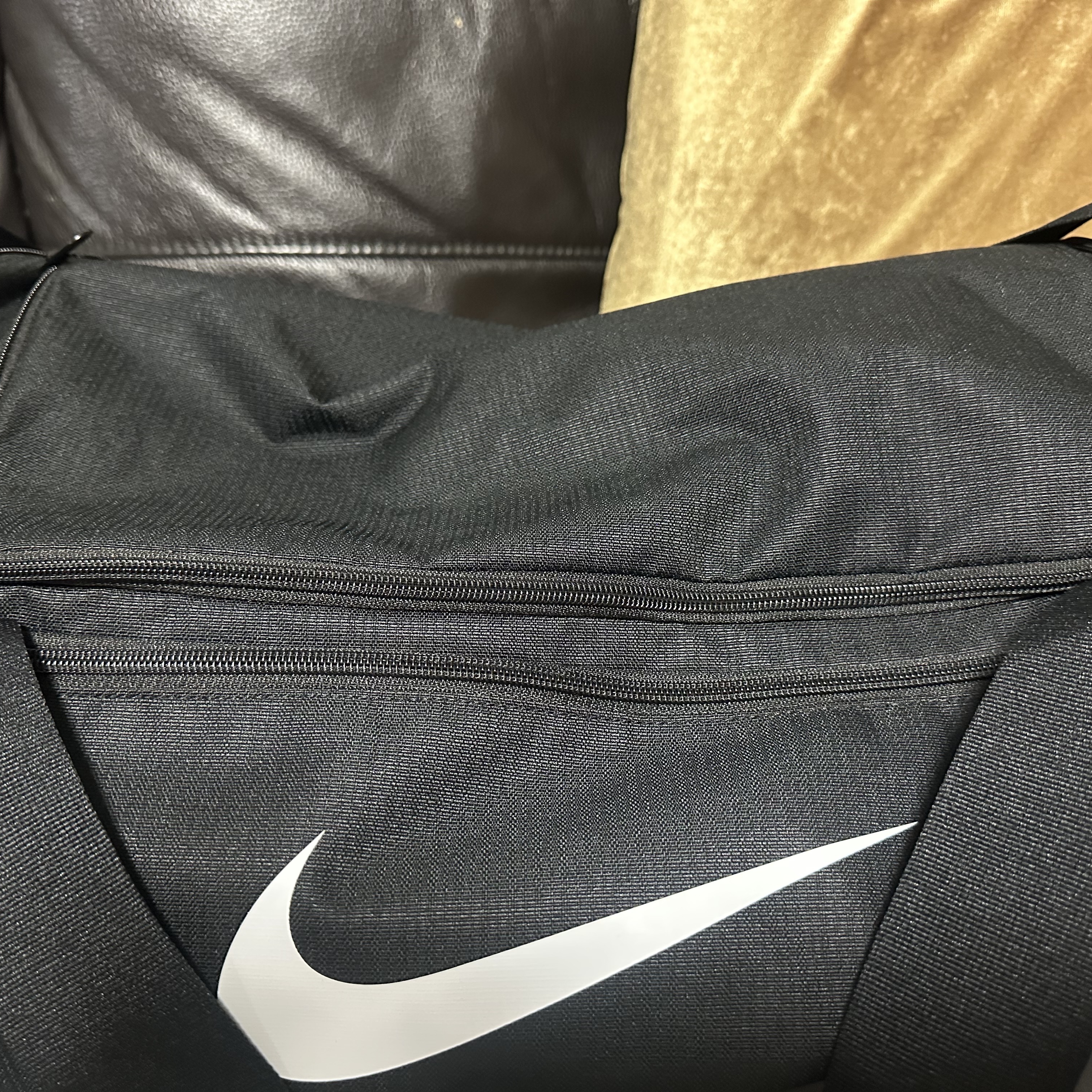 Nike Brasilia 9.5 Training Duffle Bag Small 41L Black 착용 스타일