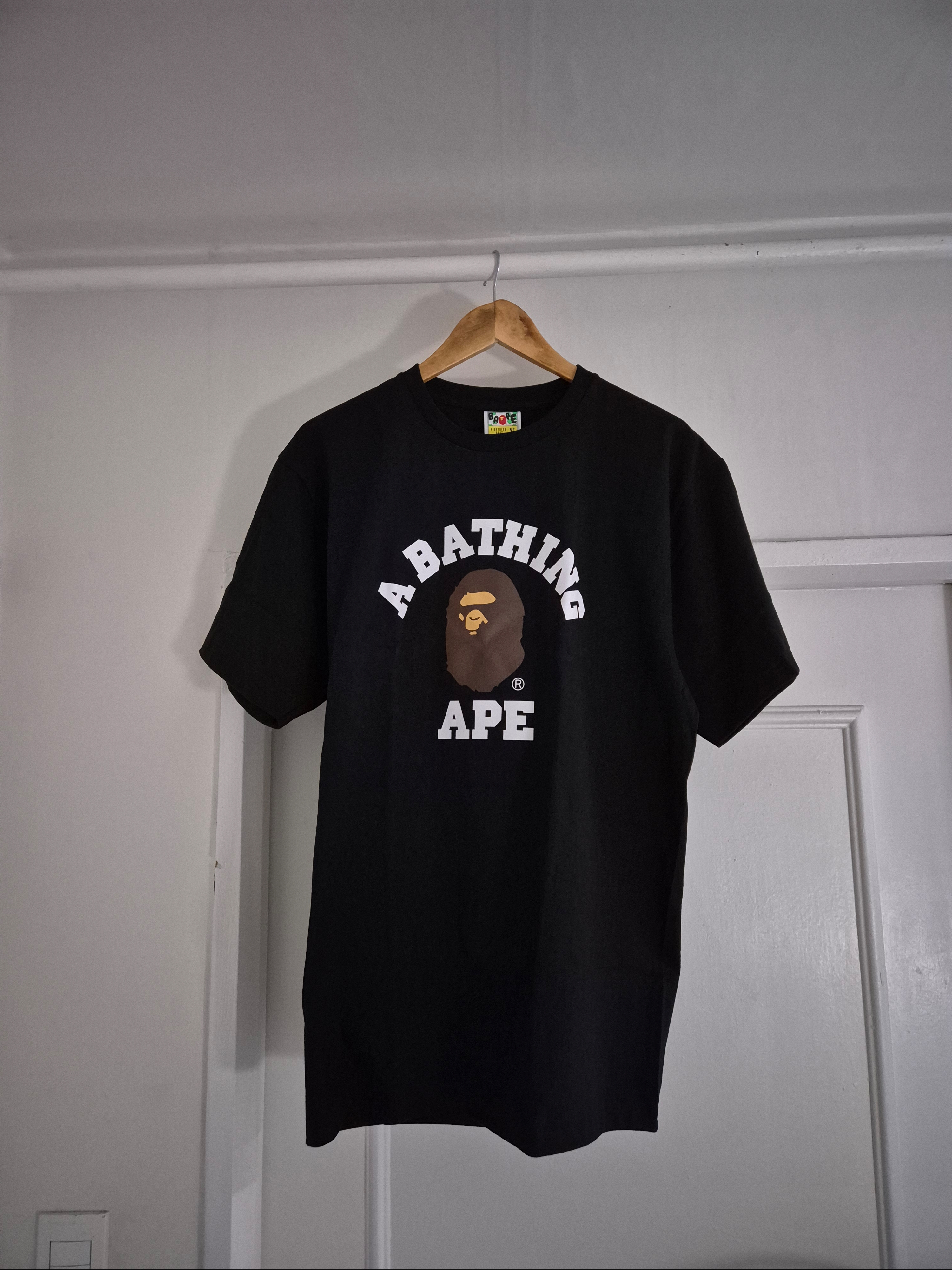 BAPE Bape Logo Monogram College T-Shirt Black, BAPE College T-Shirt Black 착용 스타일 - 2