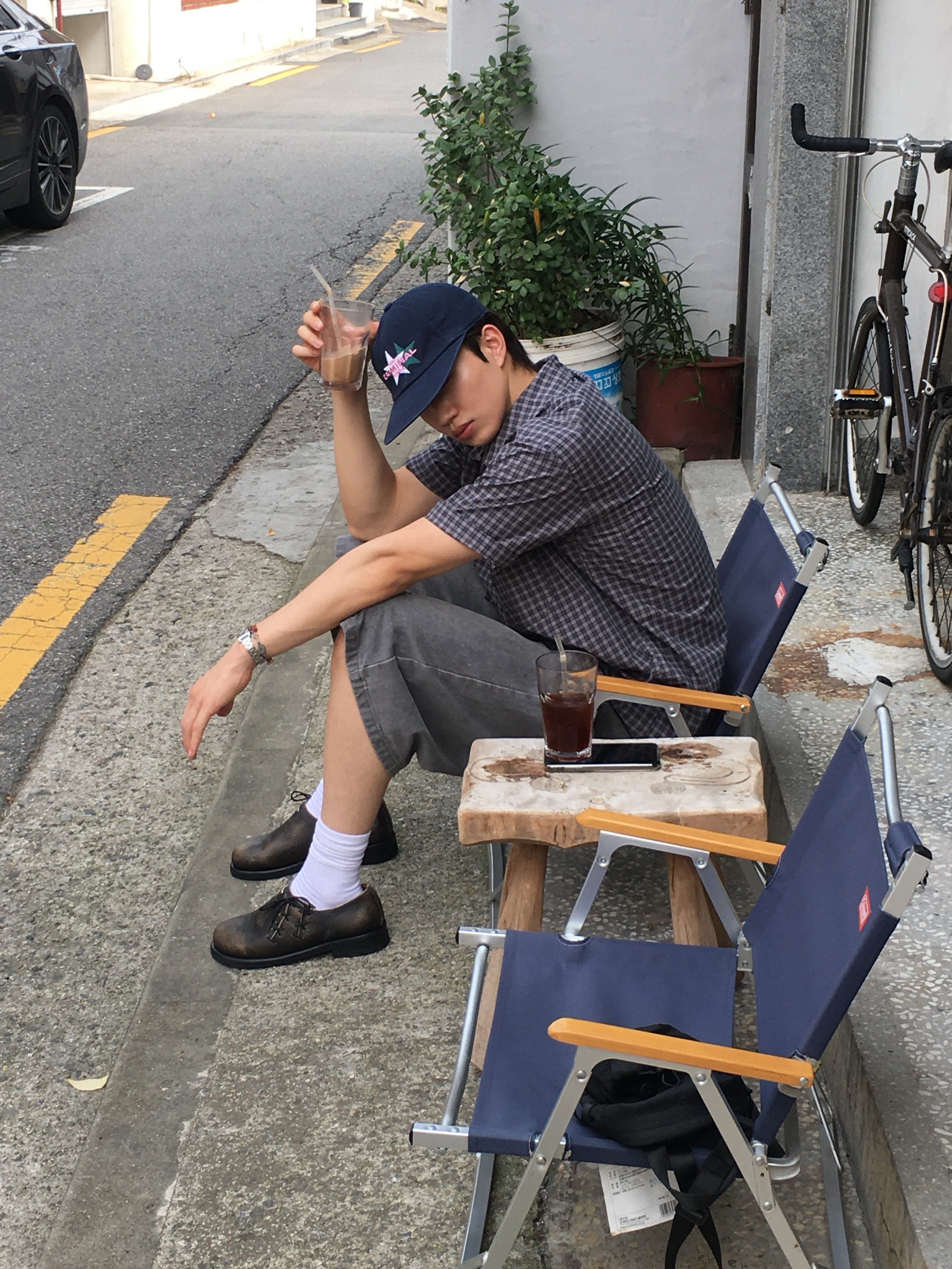 ANNOT T.ANNOT Long Bill Washing Cap Navy, TOWTOW.ARCHIVE Sun Bracelet 착용 스타일 - 1