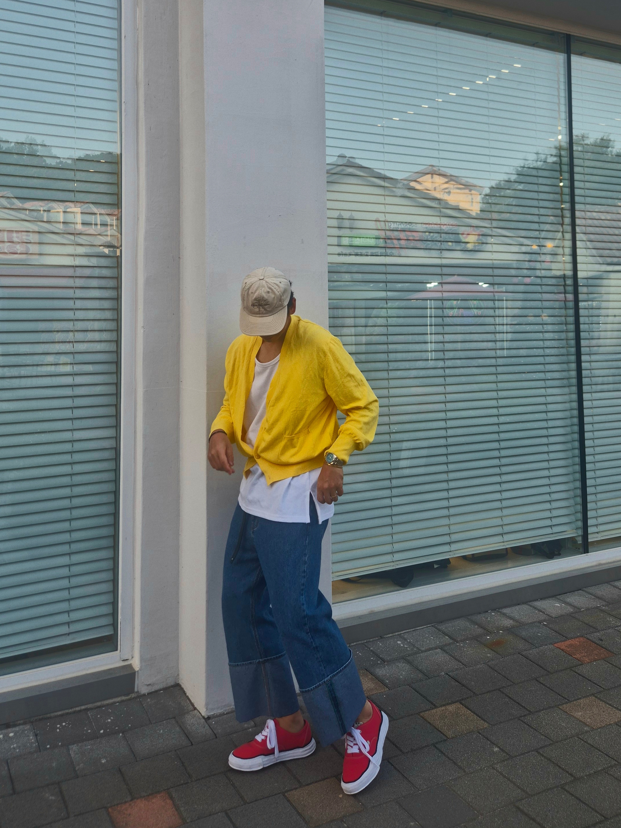 Maison Mihara Yasuhiro Baker OG Sole OD Canvas Low-top Sneakers Red, STU Stripe Denim Pants Mid Blue 착용 스타일 - 1