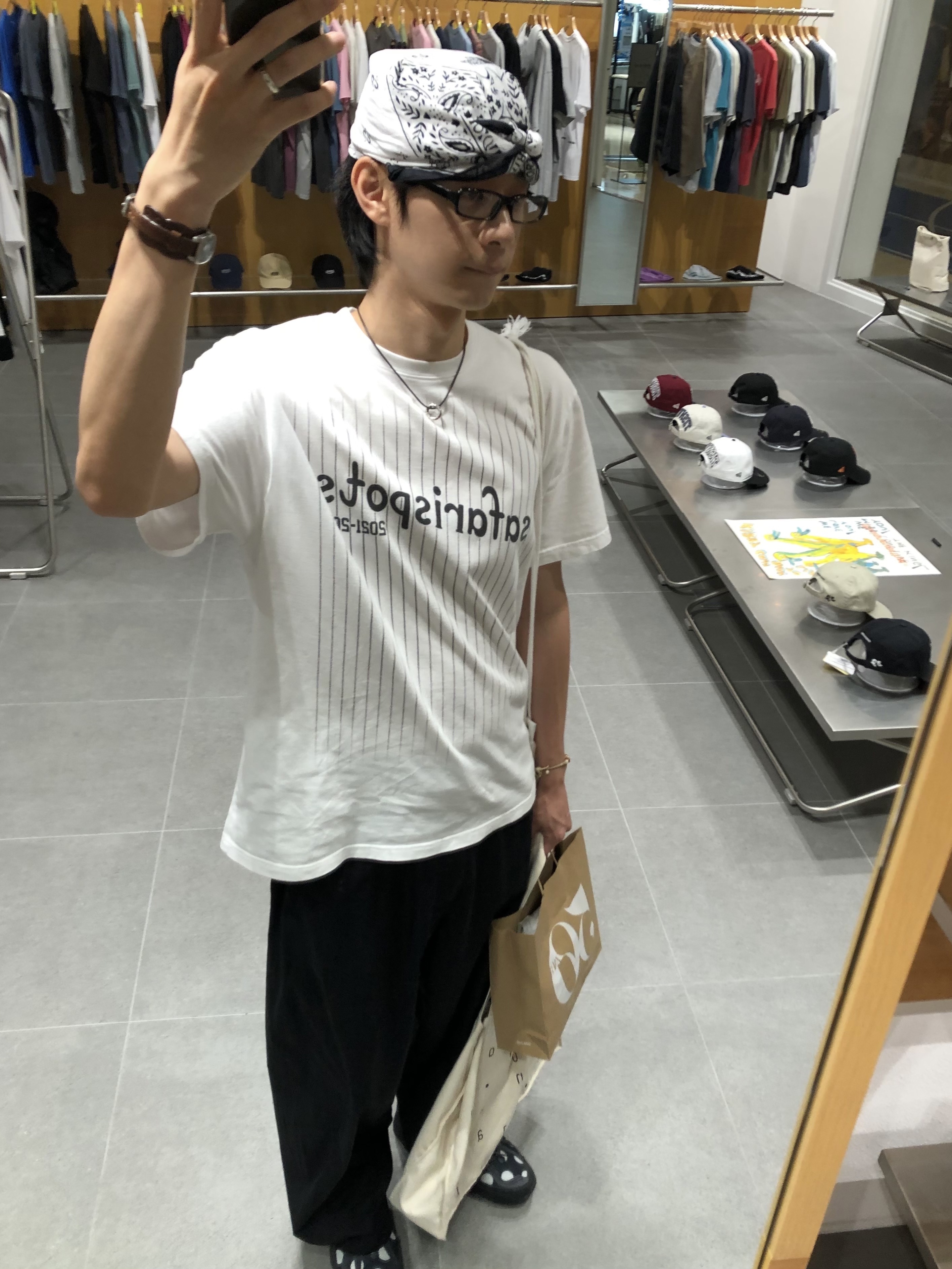 Safarispot Safarispots Magazine Tee White 착용 스타일 - 1