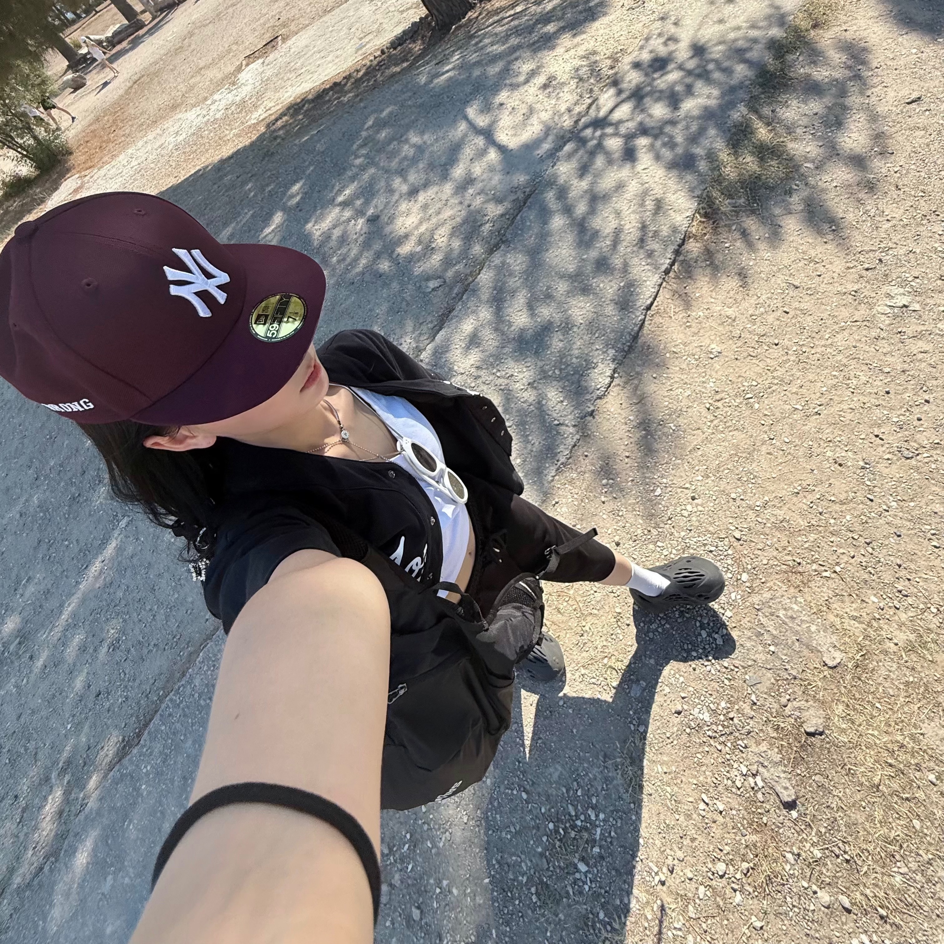New Era 59Fifty MLB New York Yankees Basic Size Cap Walnut, Salomon Trailblazer 10 Black 착용 스타일