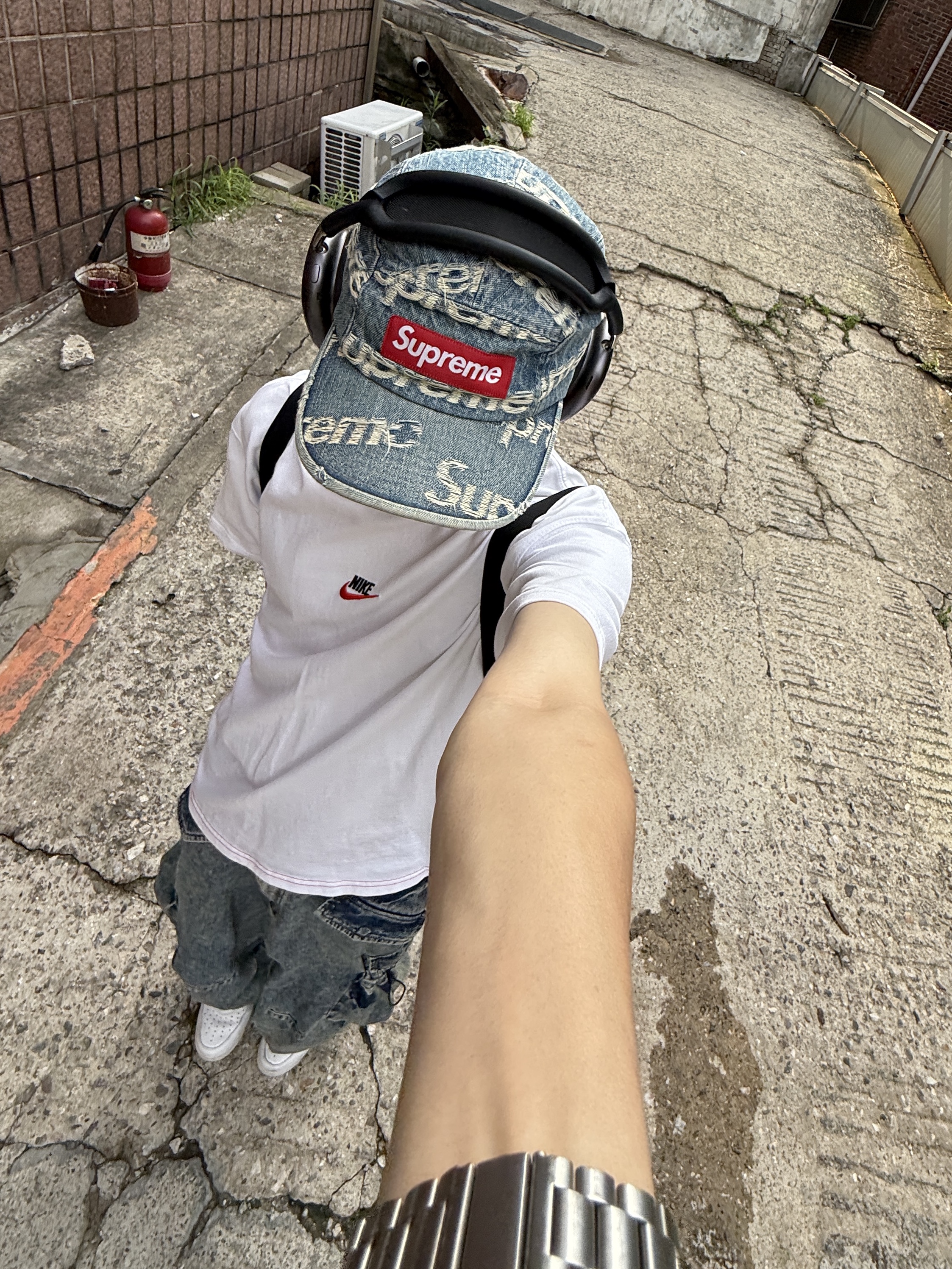 Nike x Supreme Air Force 1 Low White, Supreme Mesh Small Backpack Black - 23SS 착용 스타일 - 8