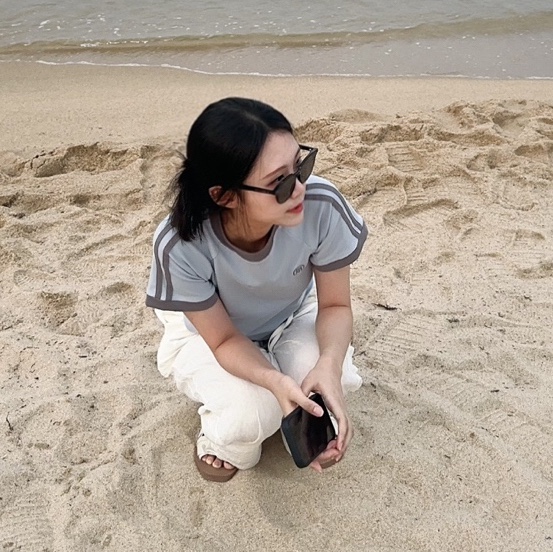 (W) Chloe Woody Flat Mule White 착용 스타일 - 2