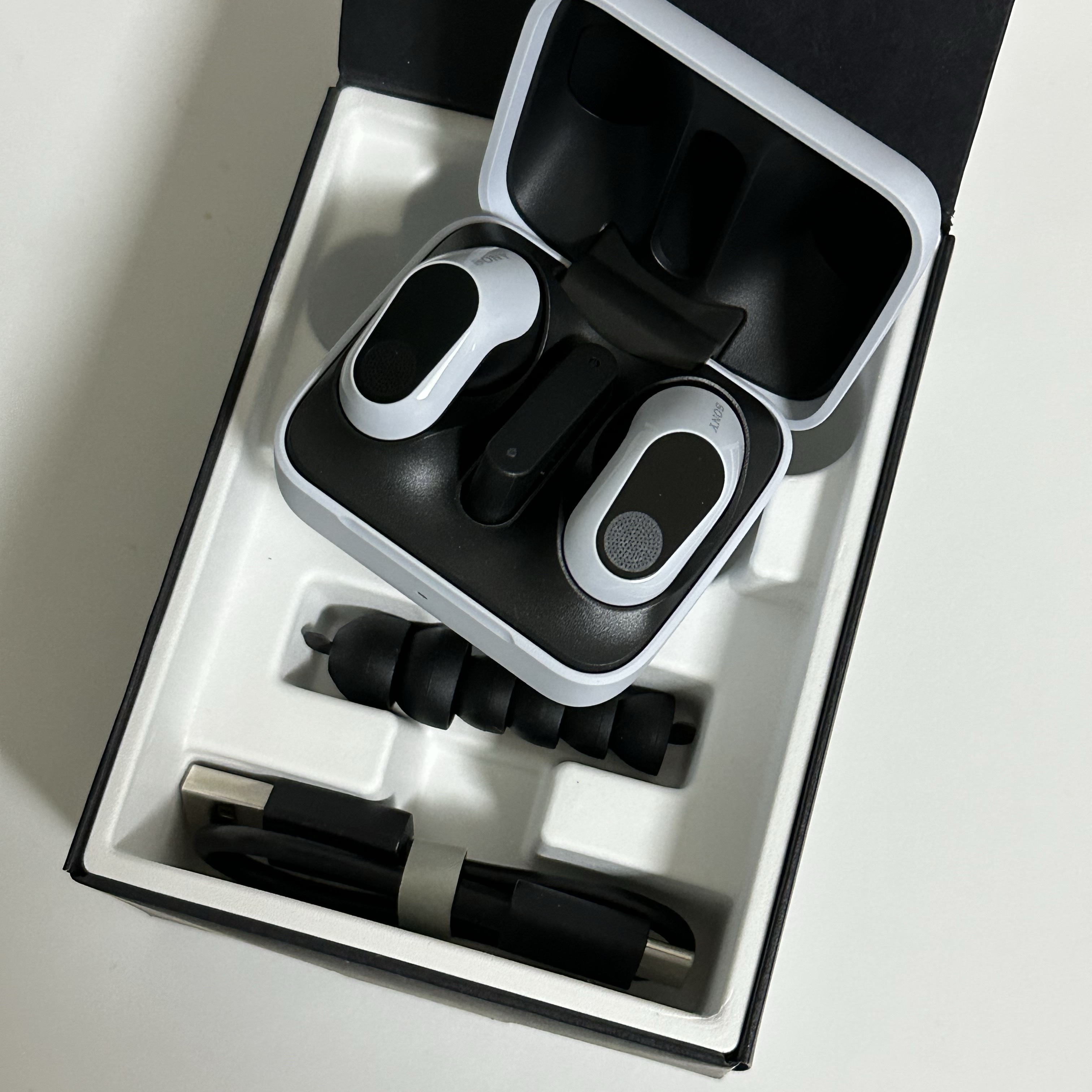 Sony INZONE Buds White (Sony Korea Ver.) 착용 스타일 - 3