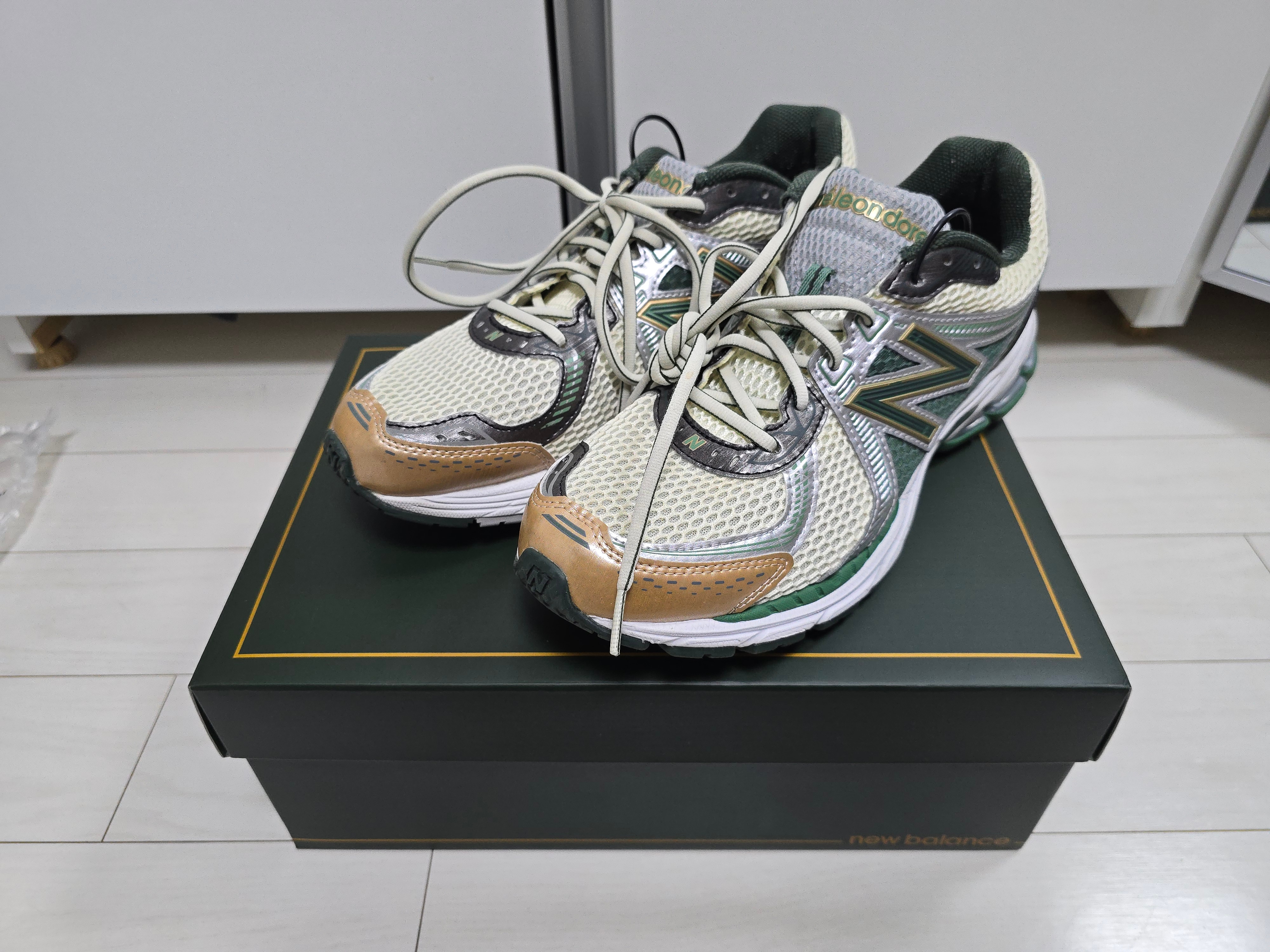 New Balance x Aime Leon Dore 860v2 Green 착용 스타일
