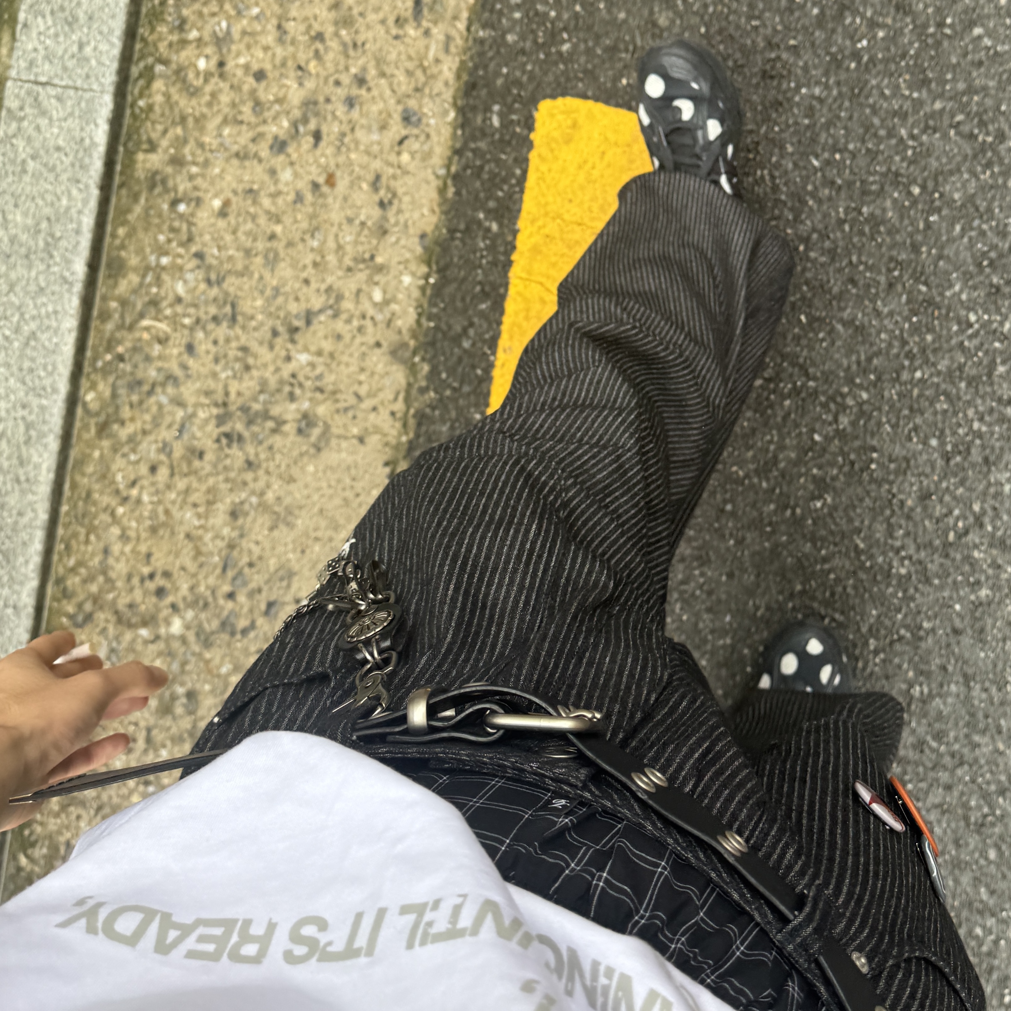 New Balance 1906R Polka Dot Black 착용 스타일