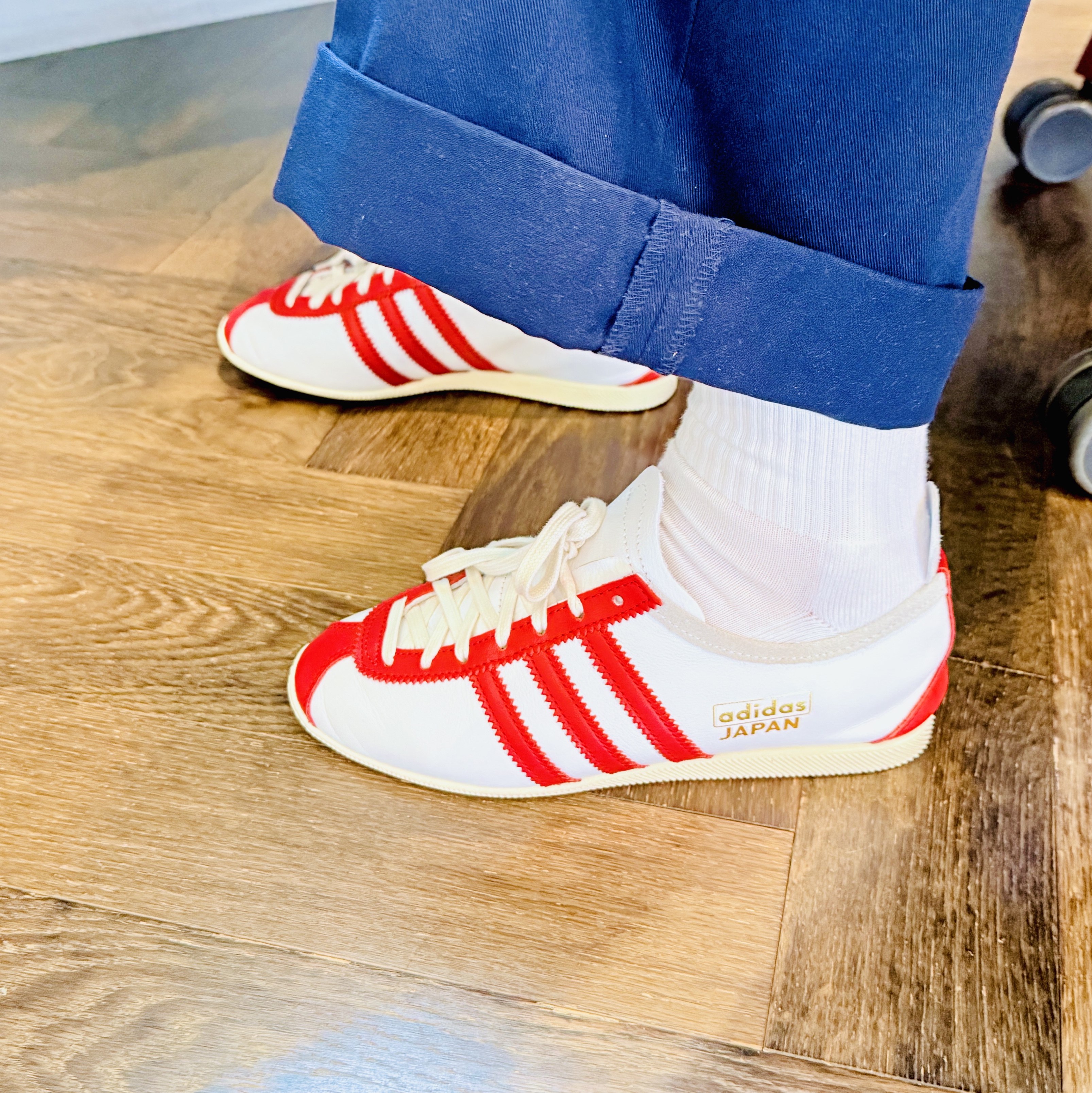 Adidas Japan Cloud White Power Red 착용 스타일