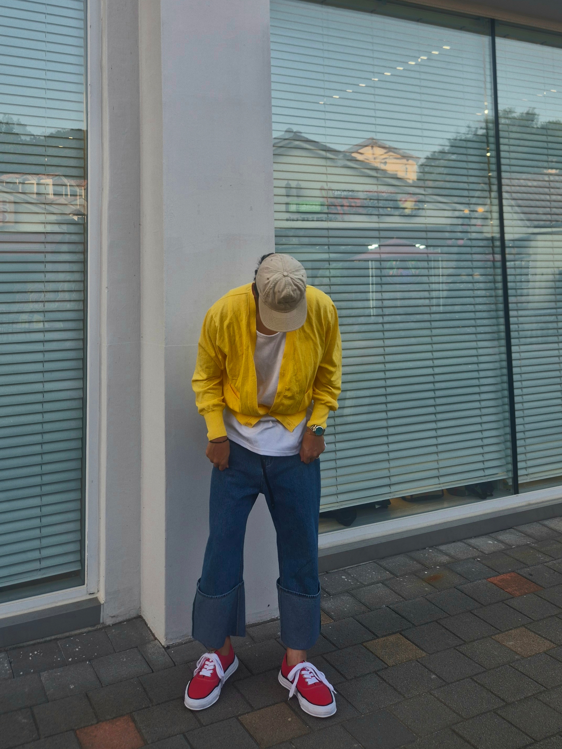 Maison Mihara Yasuhiro Baker OG Sole OD Canvas Low-top Sneakers Red, STU Stripe Denim Pants Mid Blue 착용 스타일 - 5