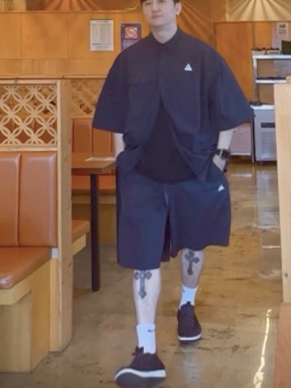Nike ACG Orb Weaver UV Repel Short Sleeve Shirt Black Anthracite - Asia, Nike ACG Orb Weaver UV Repel Oversized Shorts Black Anthracite - Asia 착용 스타일
