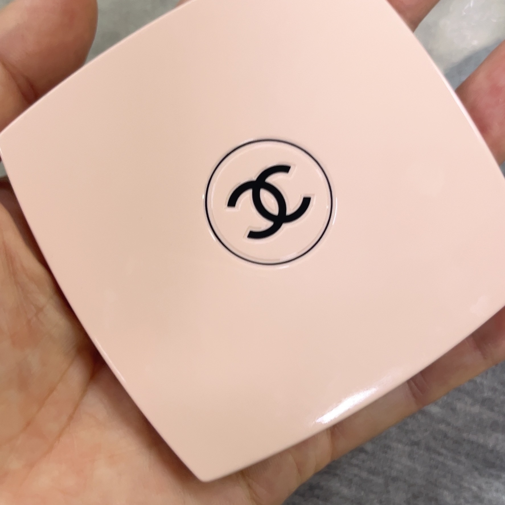 Chanel Codes Couleur Limited Edition Miroir Double Facettes 111 Ballerina 착용 스타일