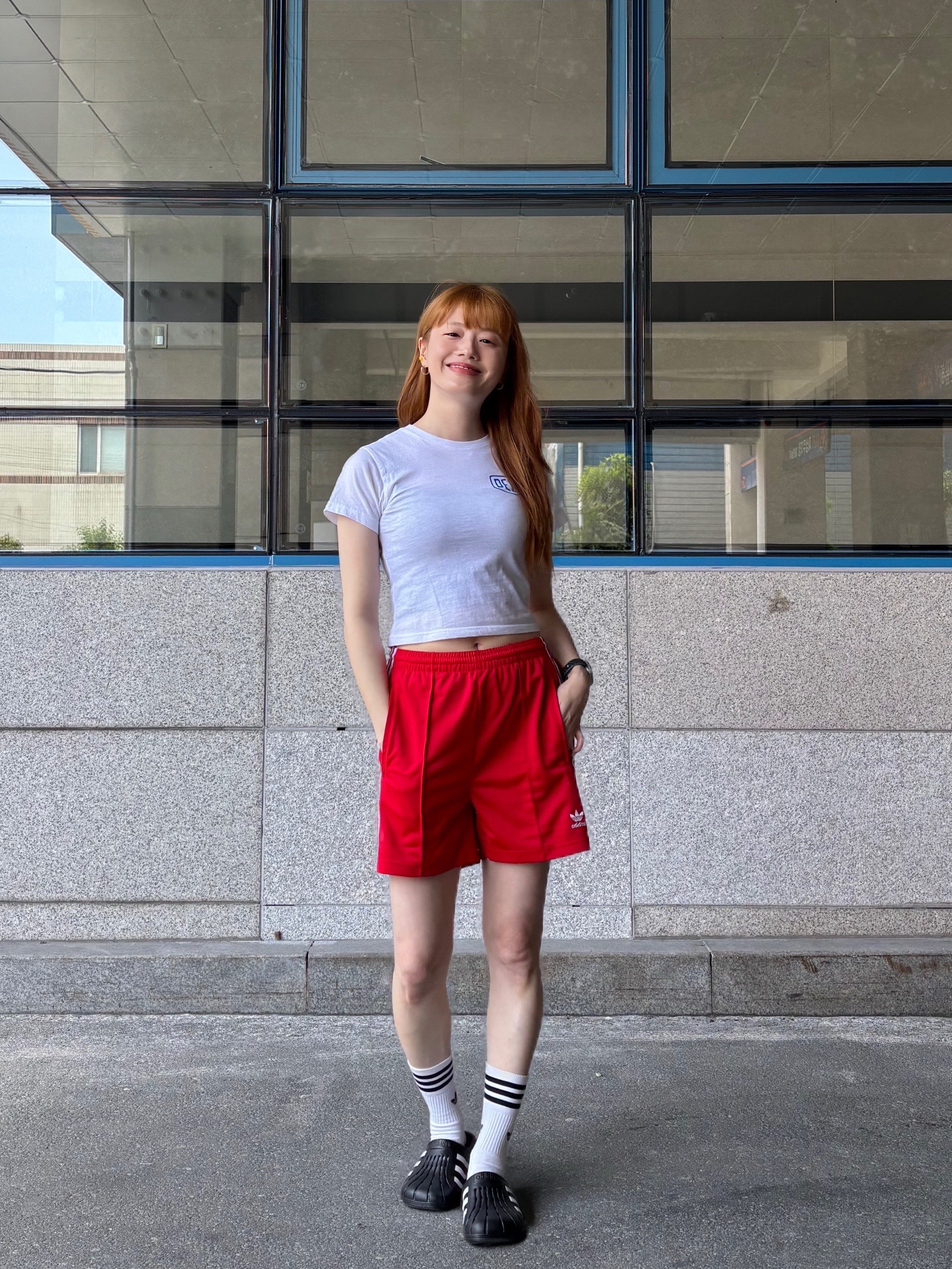 (W) Adidas Firebird Shorts Better Scarlet White - KR Sizing, Adidas Adilette Clog Black White 착용 스타일 - 1