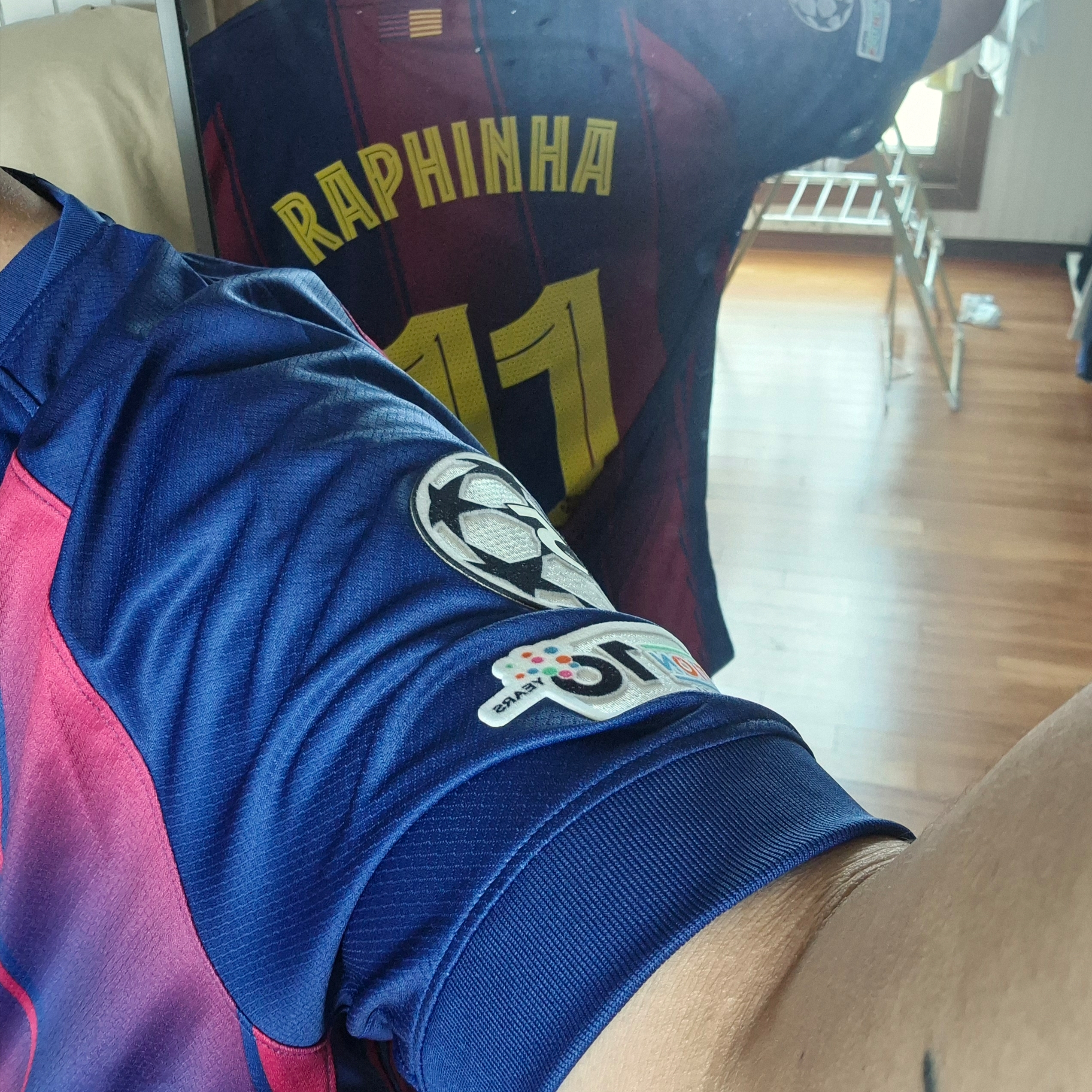Nike FC Barcelona 2025/26 Stadium Home Dri-Fit Football Replica Jersey Deep Royal Blue Noble Red (Non Marking Ver.) 착용 스타일 - 2