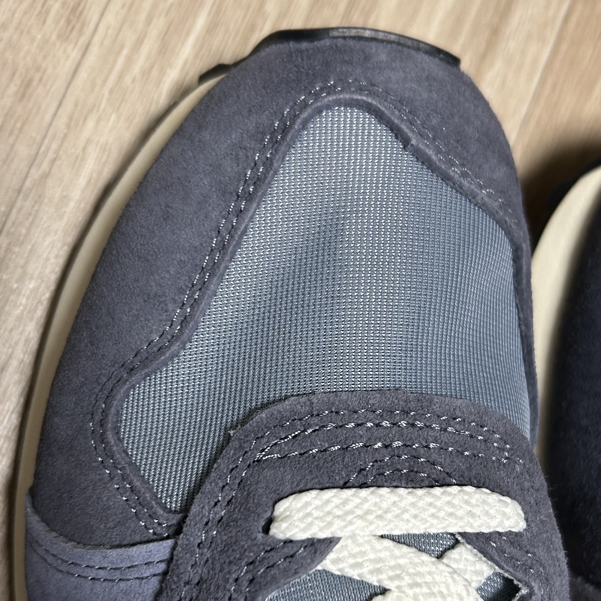 New Balance 475 Steel Dark Arctic Grey 착용 스타일