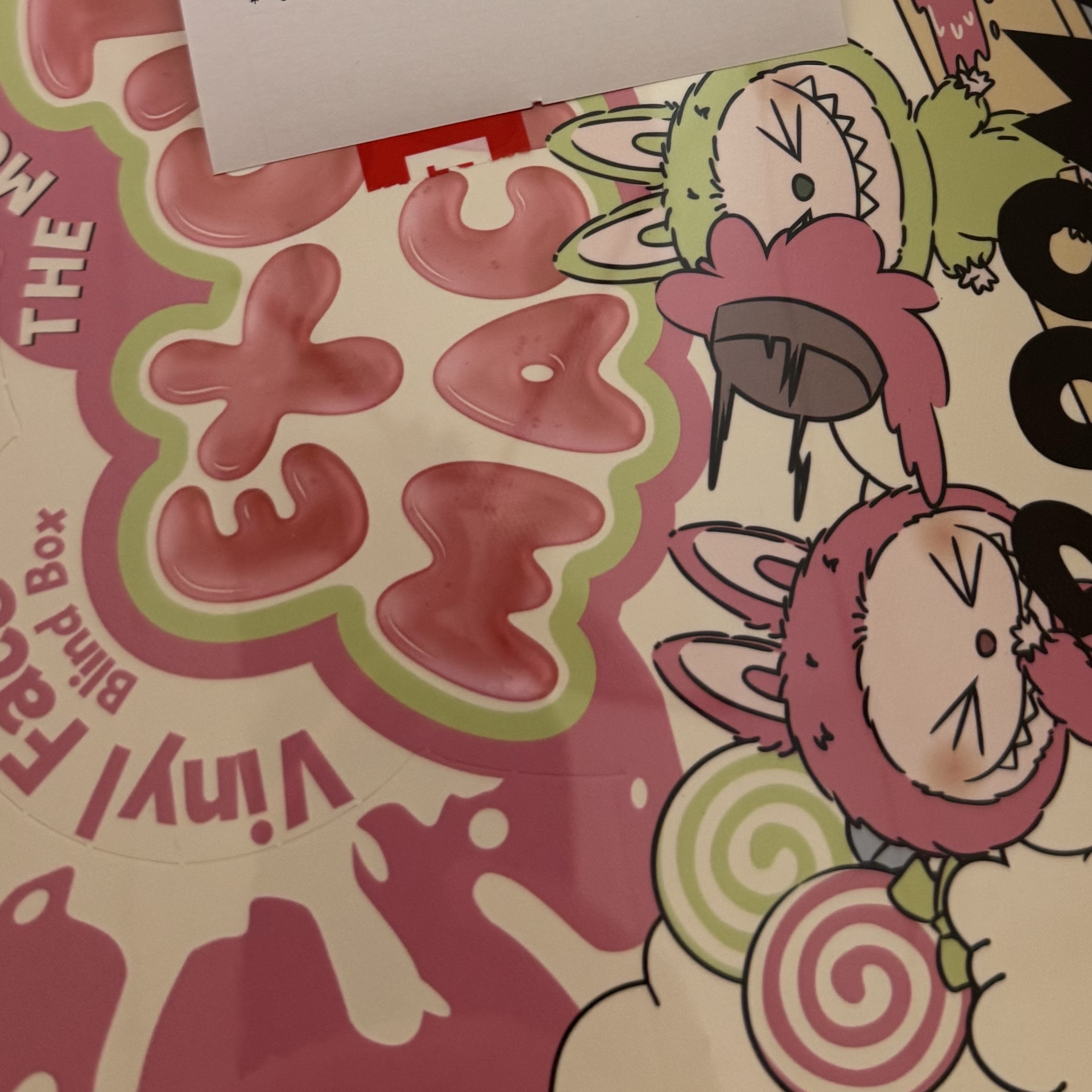 Pop Mart The Monsters Labubu Tasty Macarons Series Sealed Case (6 Blind Boxes) 착용 스타일
