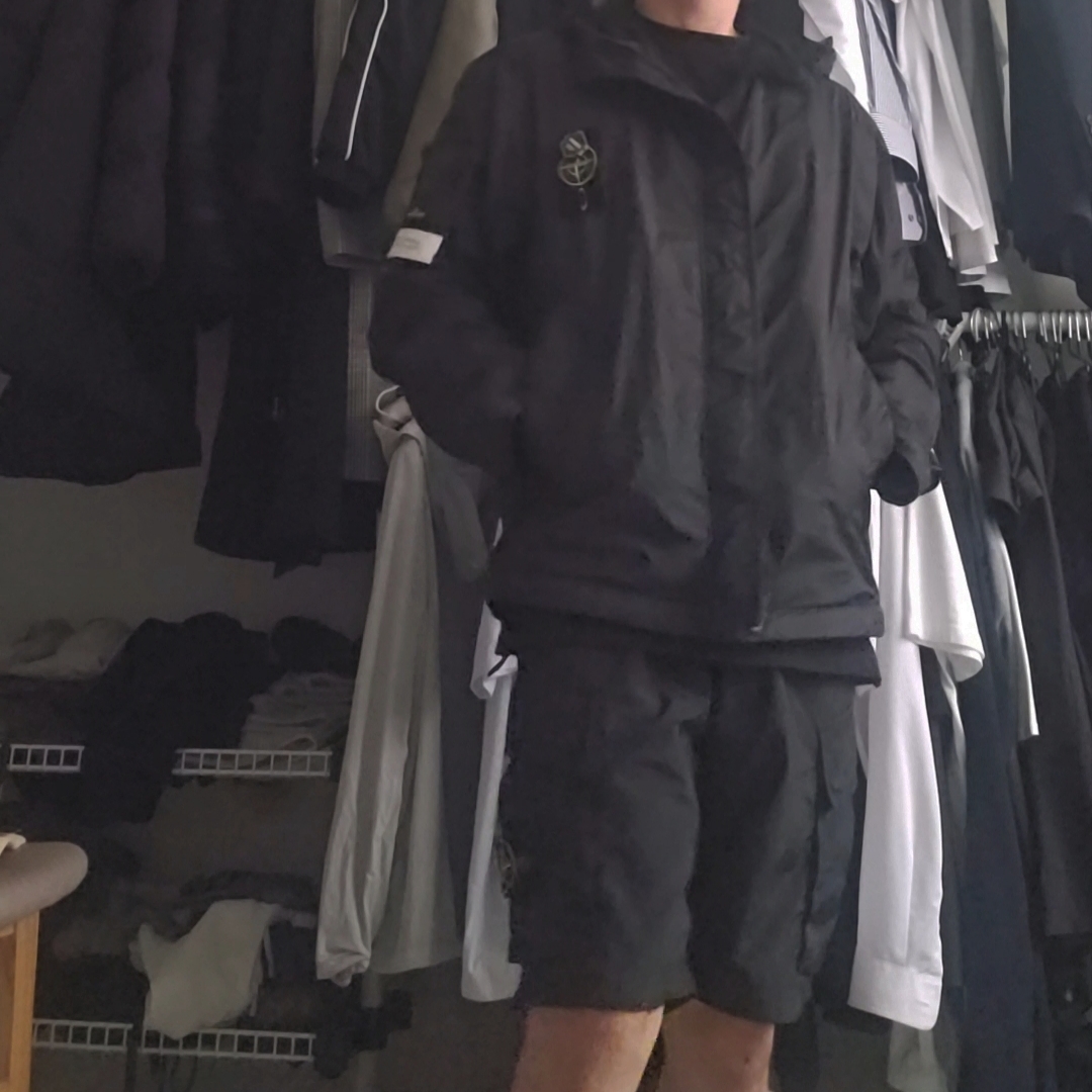 Stone Island S0A23 Crinkle Reps R-NY Wind Resistant Anti-Drop Hooded Jacket - 25SS 착용 스타일 - 2