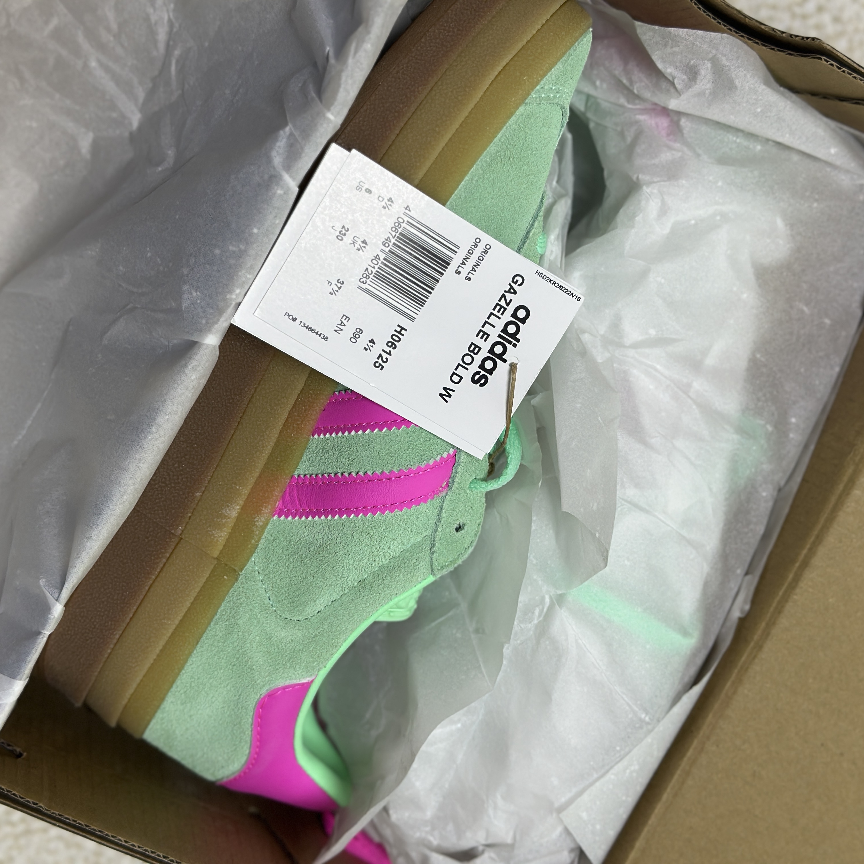 (W) Adidas Gazelle Bold Pulse Mint Pink 착용 스타일 - 2