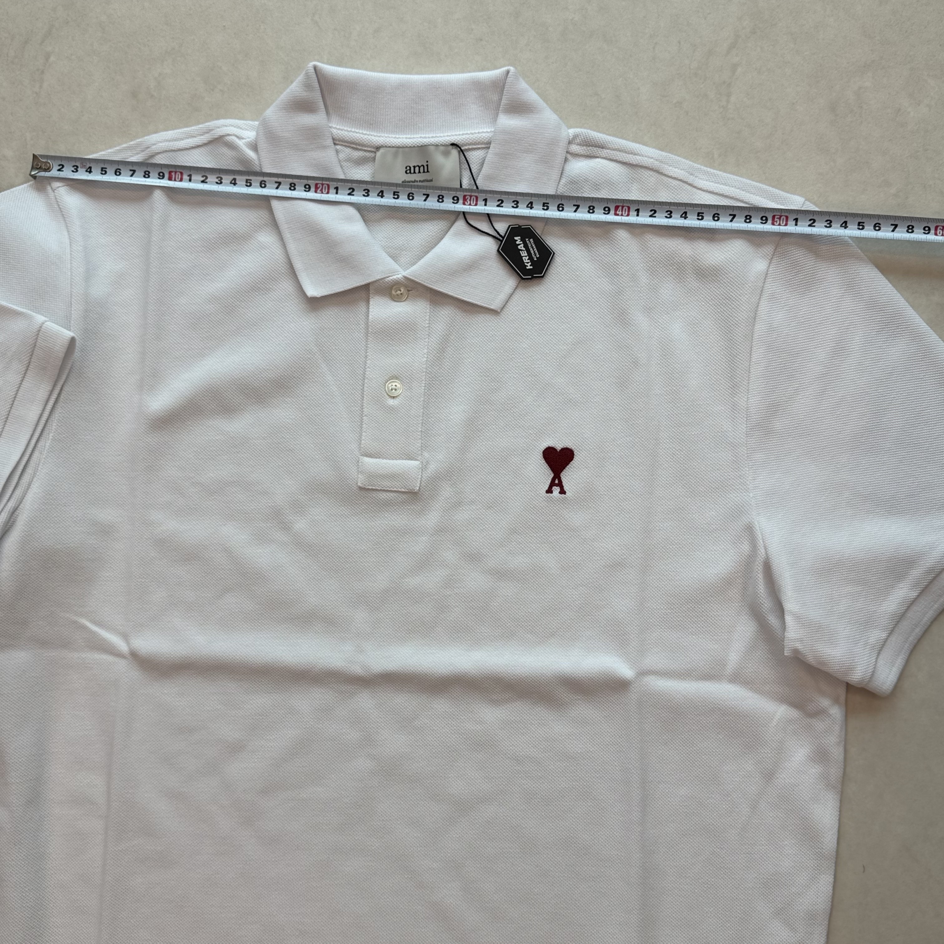 AMI de Coeur Polo Shirt White, AMI de Coeur Polo Shirt Black 착용 스타일 - 2