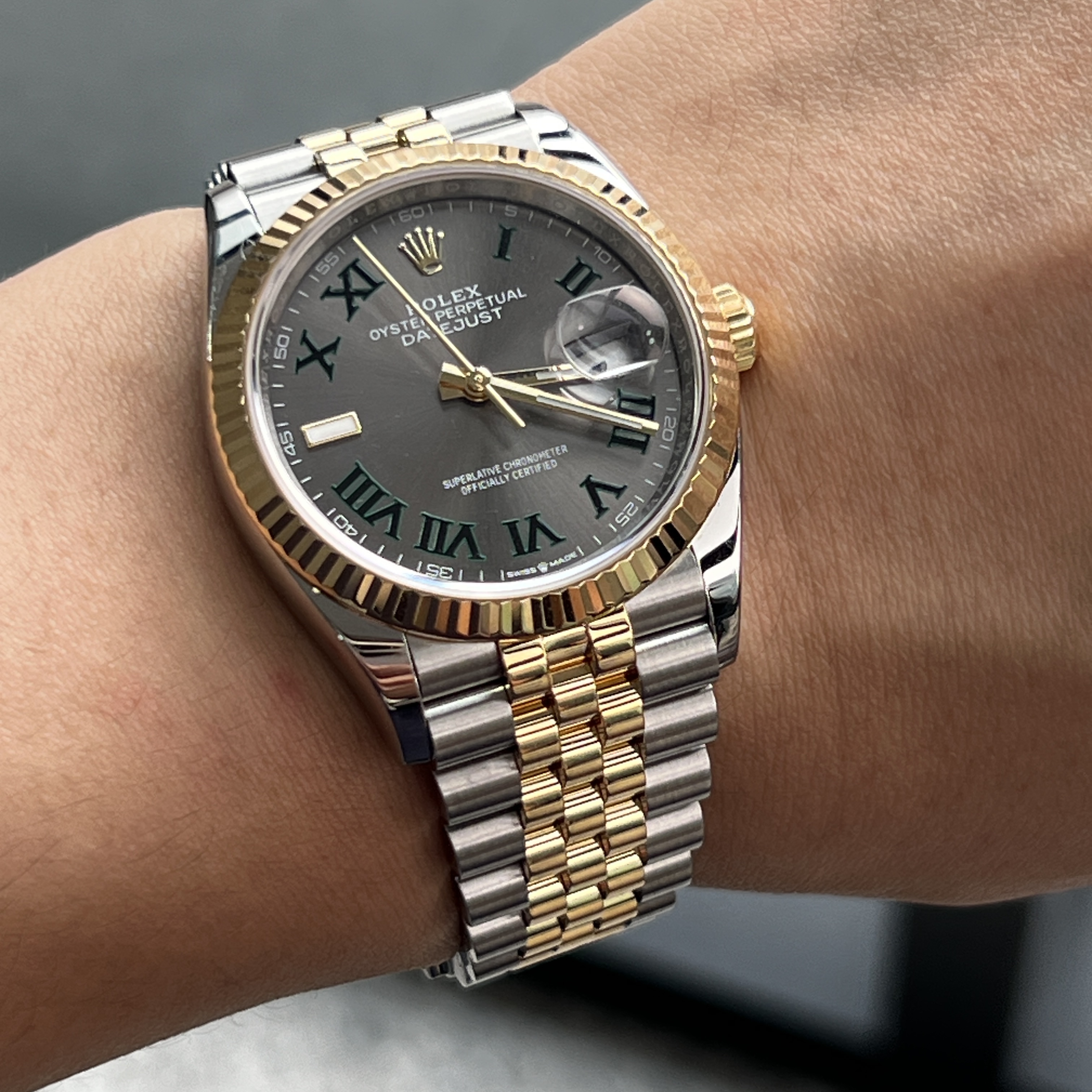 Rolex Datejust 36mm 126233 Slate Roman Jubilee 착용 스타일