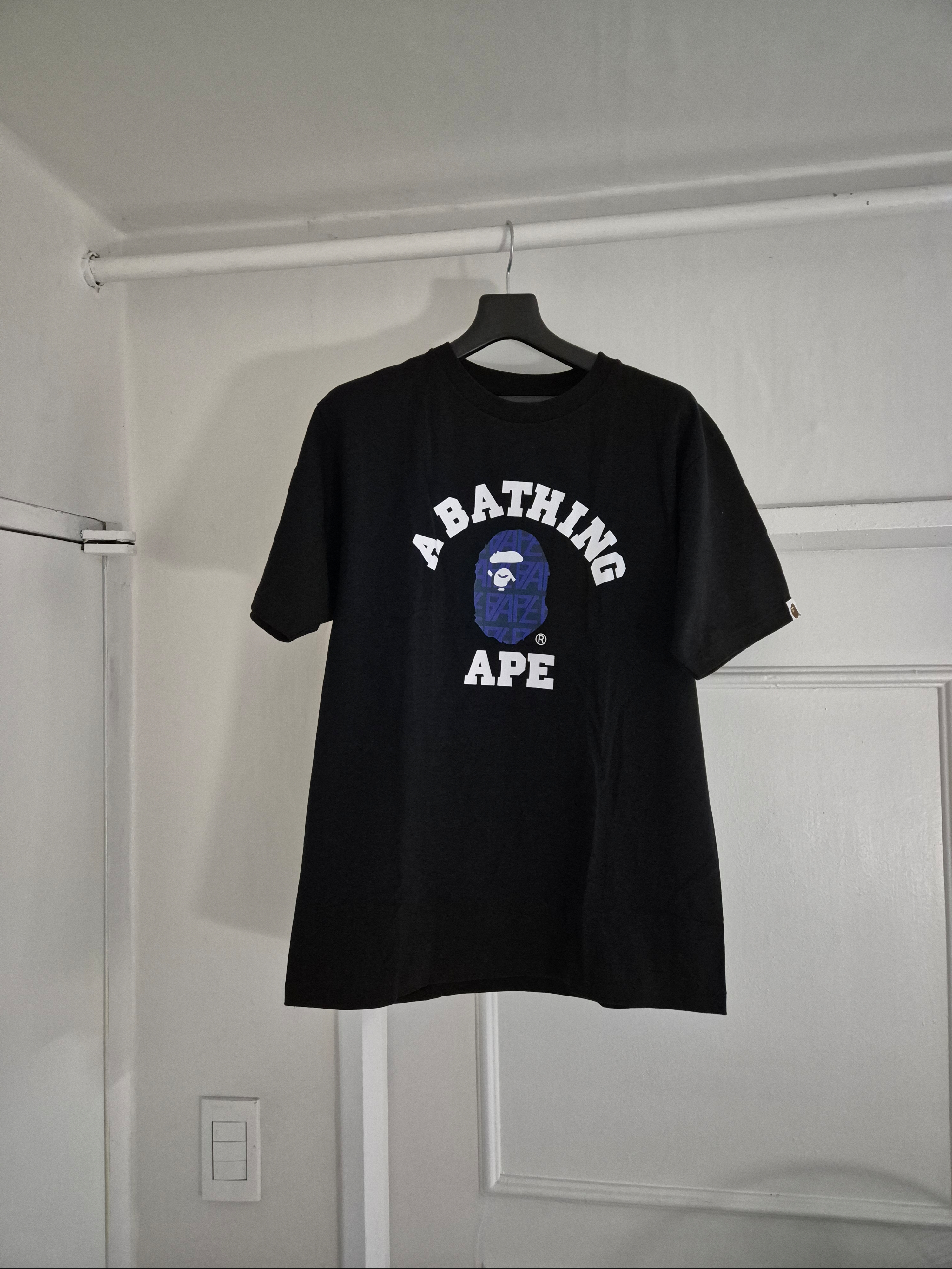 BAPE Bape Logo Monogram College T-Shirt Black, BAPE College T-Shirt Black 착용 스타일 - 3
