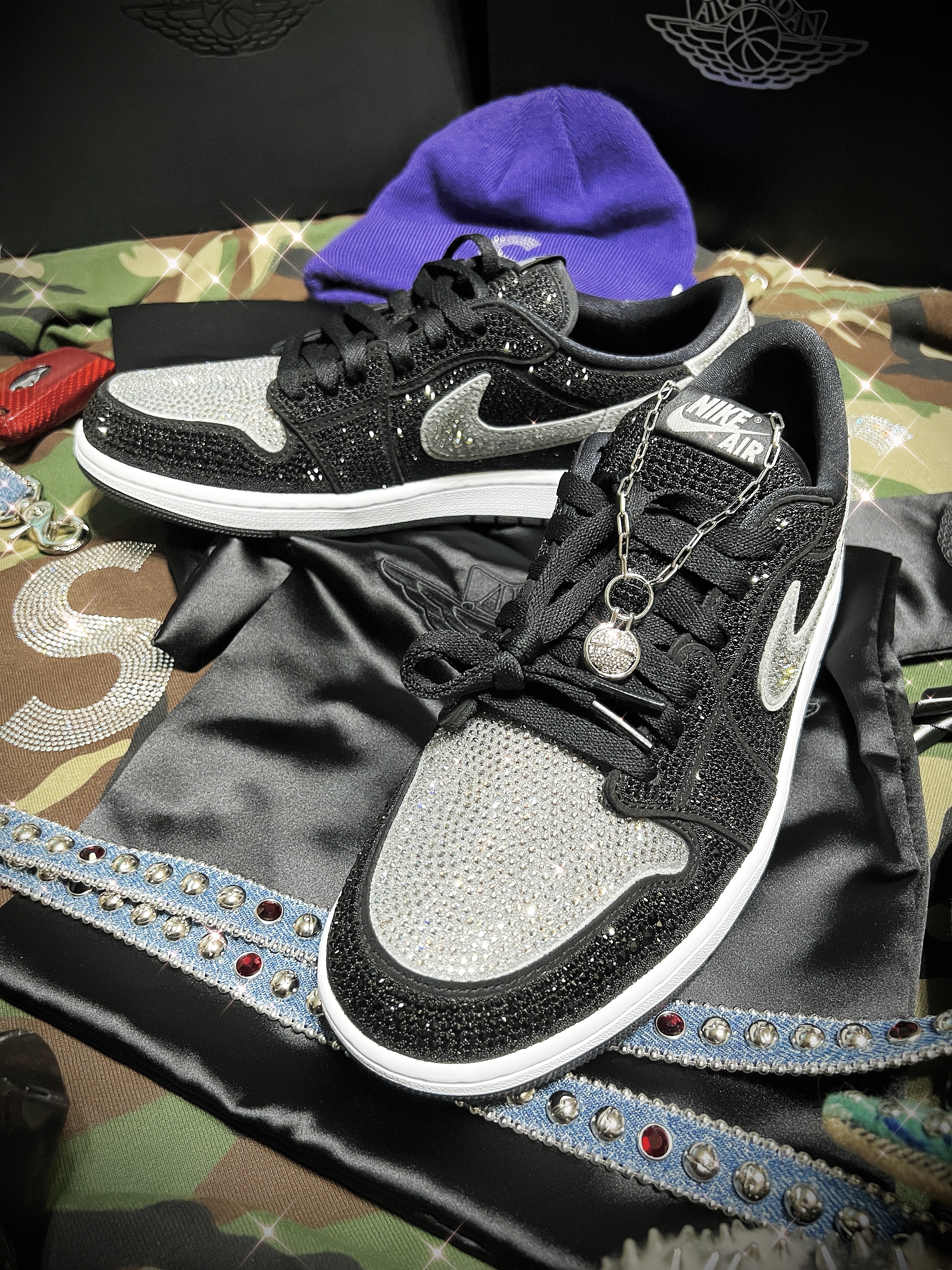 (W) Jordan 1 x Swarovski Low OG Crystal, Supreme x B.B. Simon Denim Lanyard Washed Indigo - 25SS μ°©μ© μ€νμΌ - 1