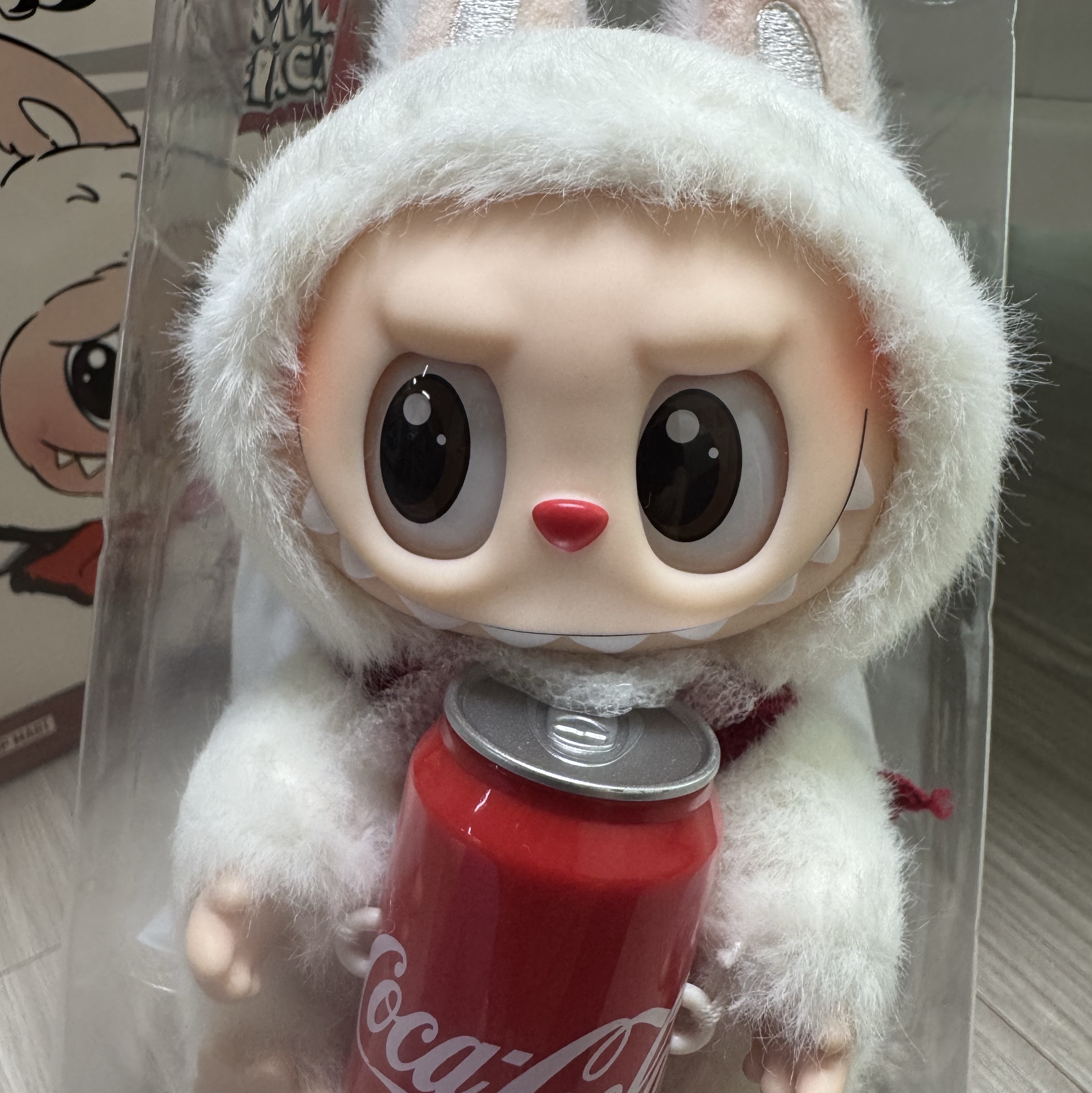 Pop Mart Labubu Coca Cola Series Happy Factor Keyring (Opened Case) 착용 스타일