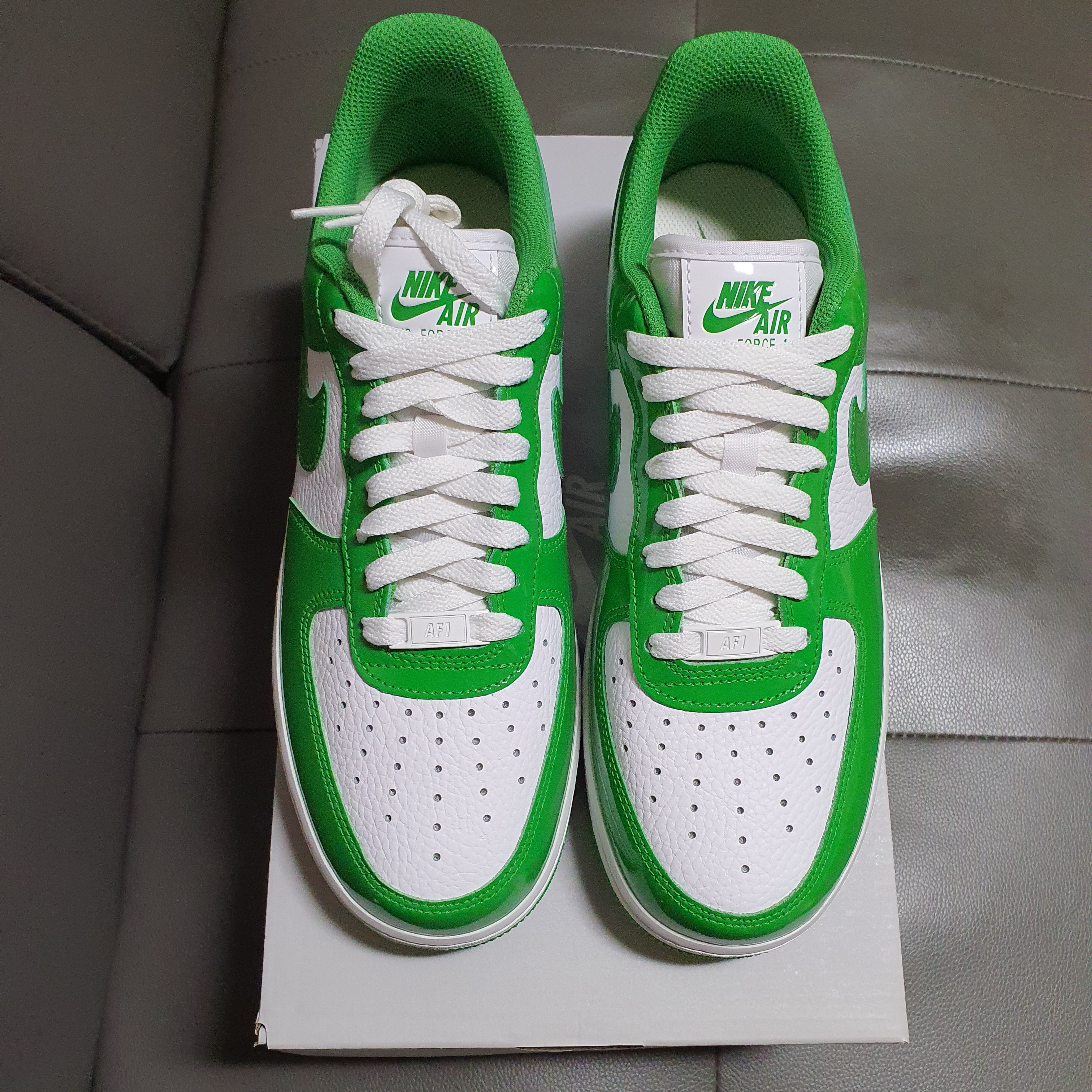 (W) Nike Air Force 1 '07 Kelly Green White 착용 스타일