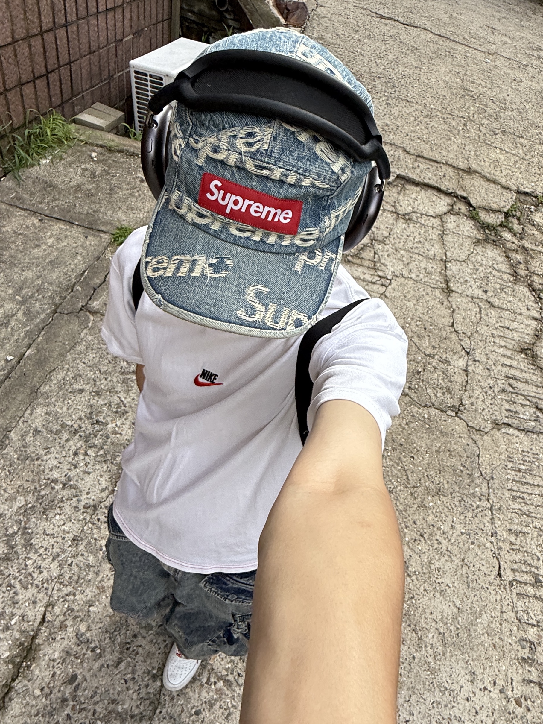 Nike x Supreme Air Force 1 Low White, Supreme Mesh Small Backpack Black - 23SS 착용 스타일 - 5
