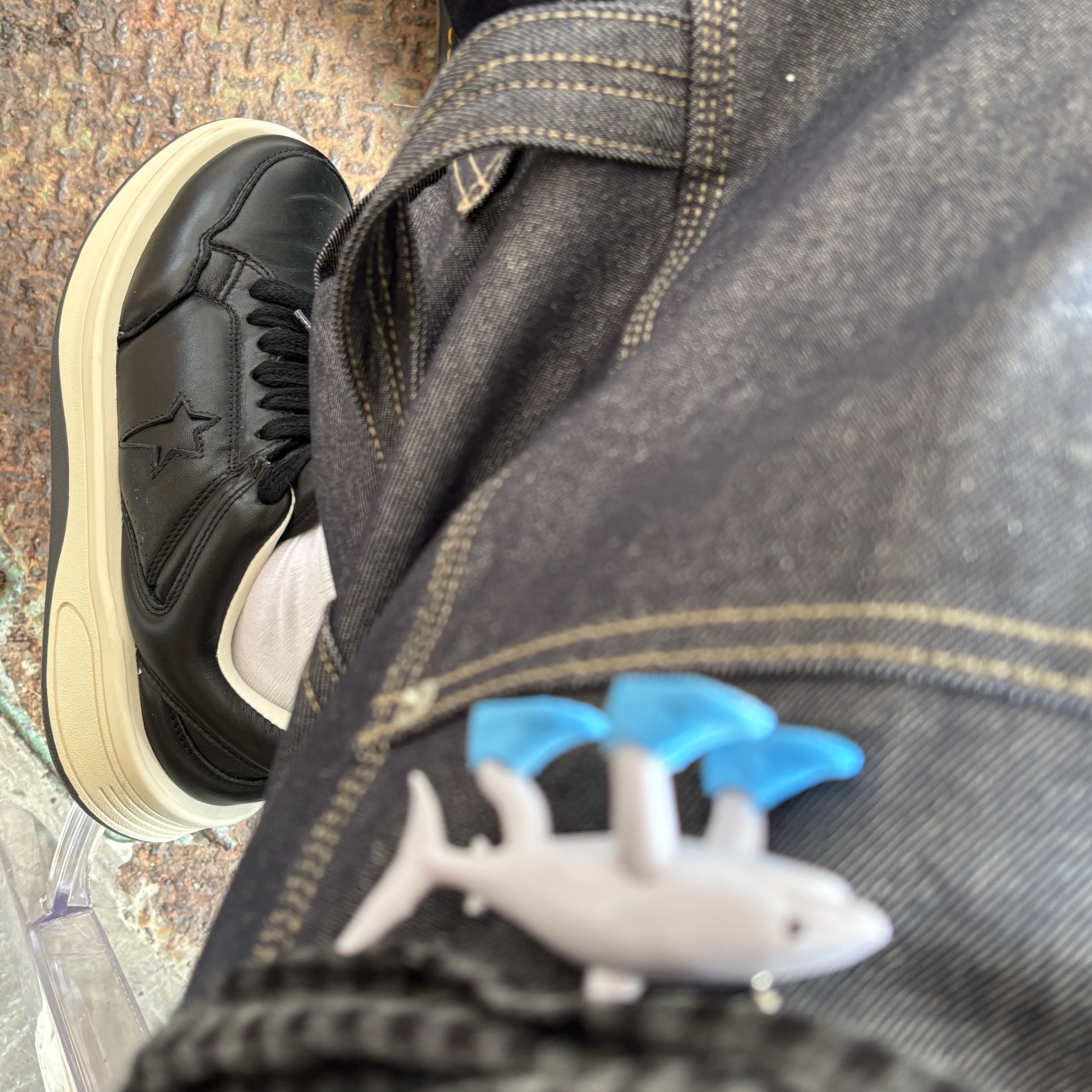 Converse x Drkshdw Turbowpn Ox Black, GRAILZ x KOIN SEOUL Carpenter Bermuda Denim Pants Indigo 착용 스타일