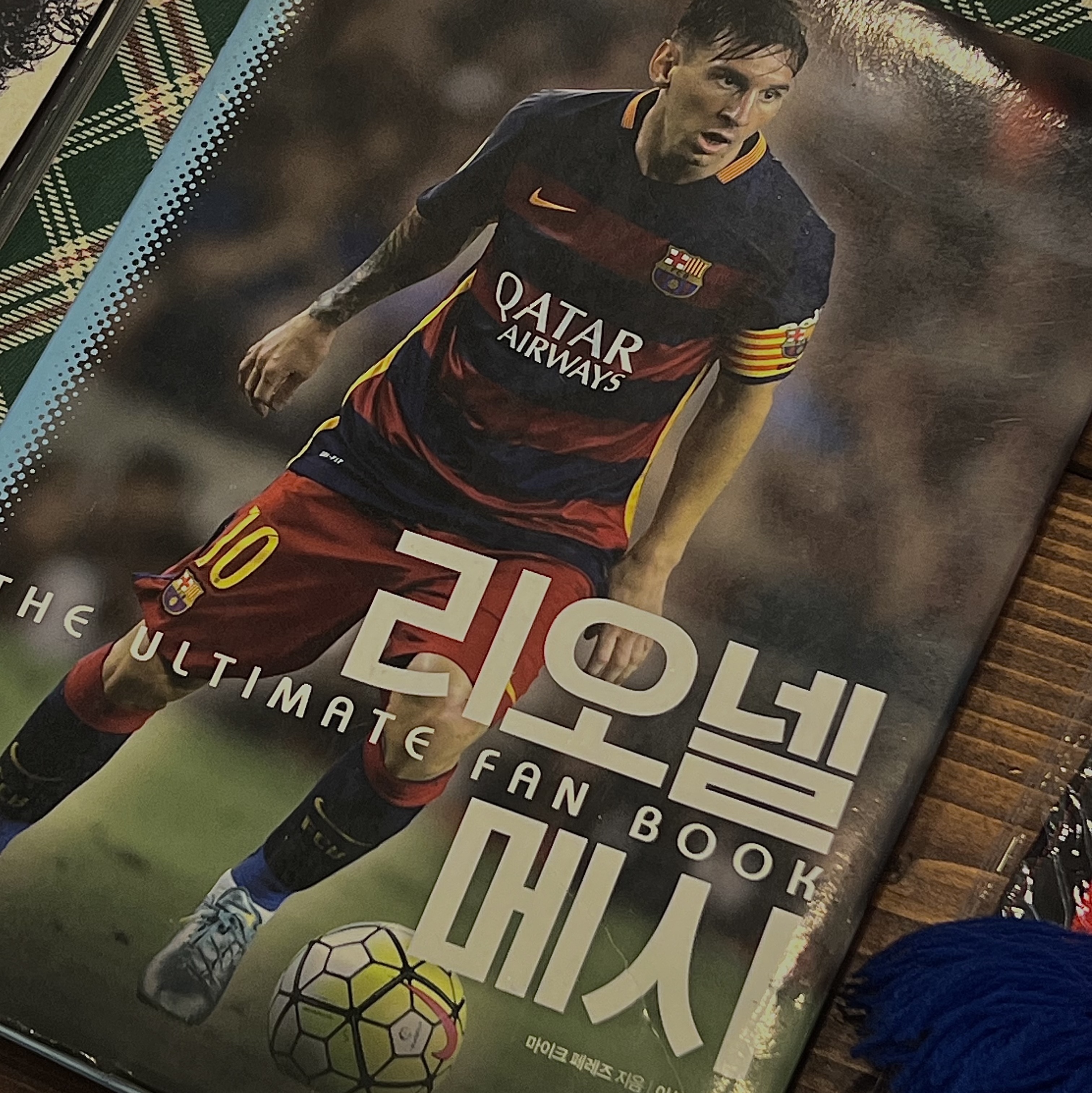 Nike FC Barcelona 2024/25 Dri-Fit Stadium Home Jersey Deep Royal Blue Noble Red (Non Marking Ver.) 착용 스타일 - 4