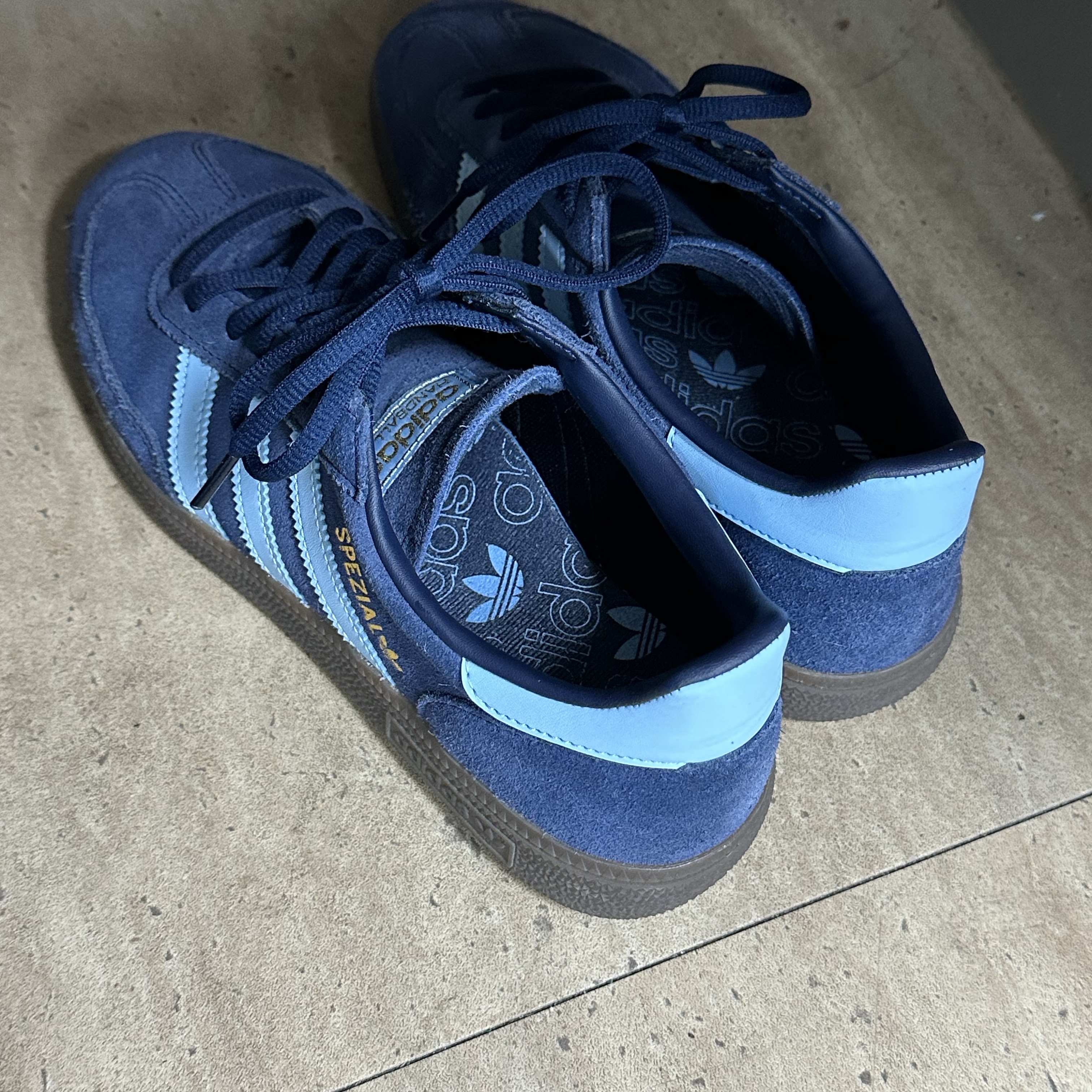 Adidas Spezial Handball Collegiate Navy 착용 스타일