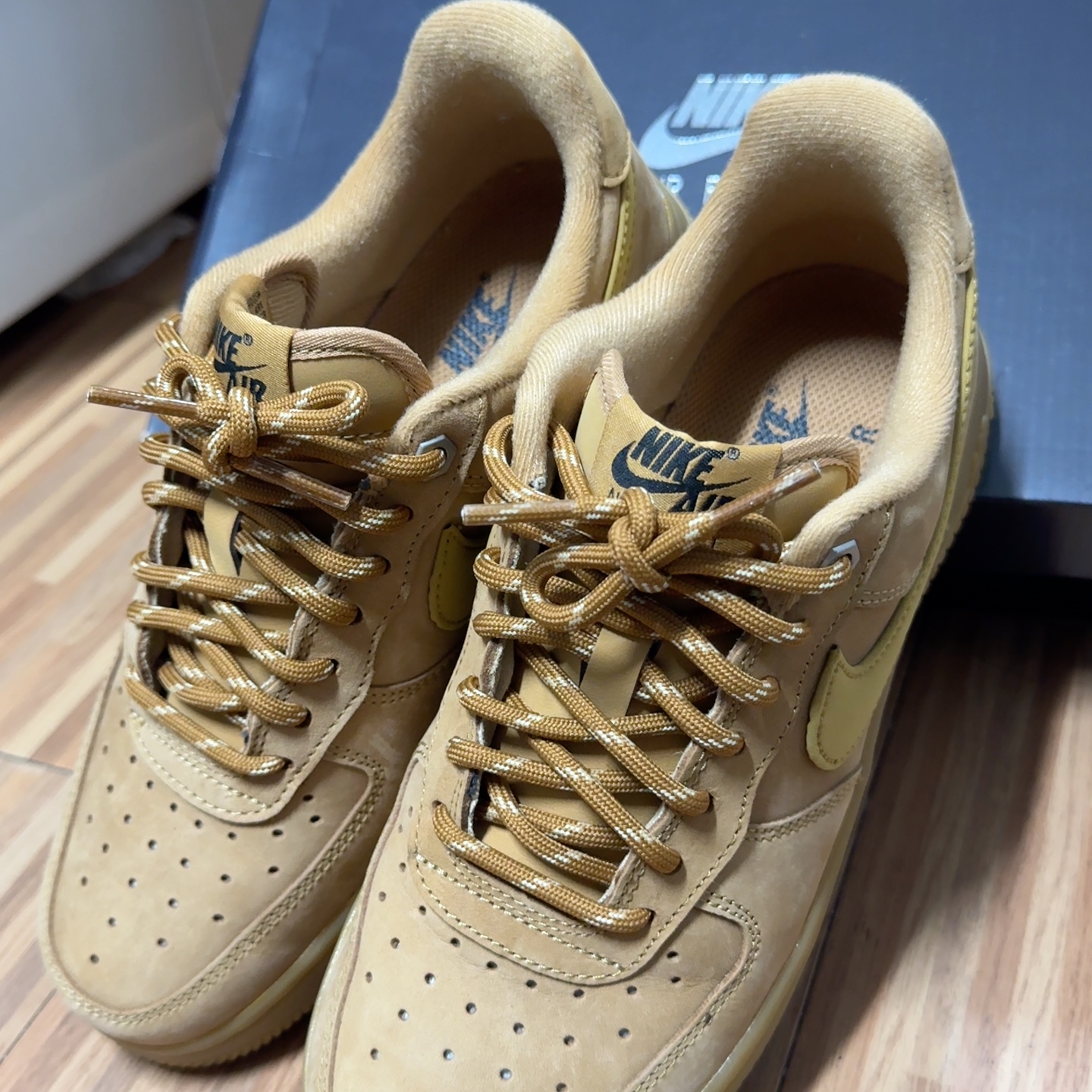 (W) Nike Air Force 1 '07 WB Flax Wheat 착용 스타일 - 3