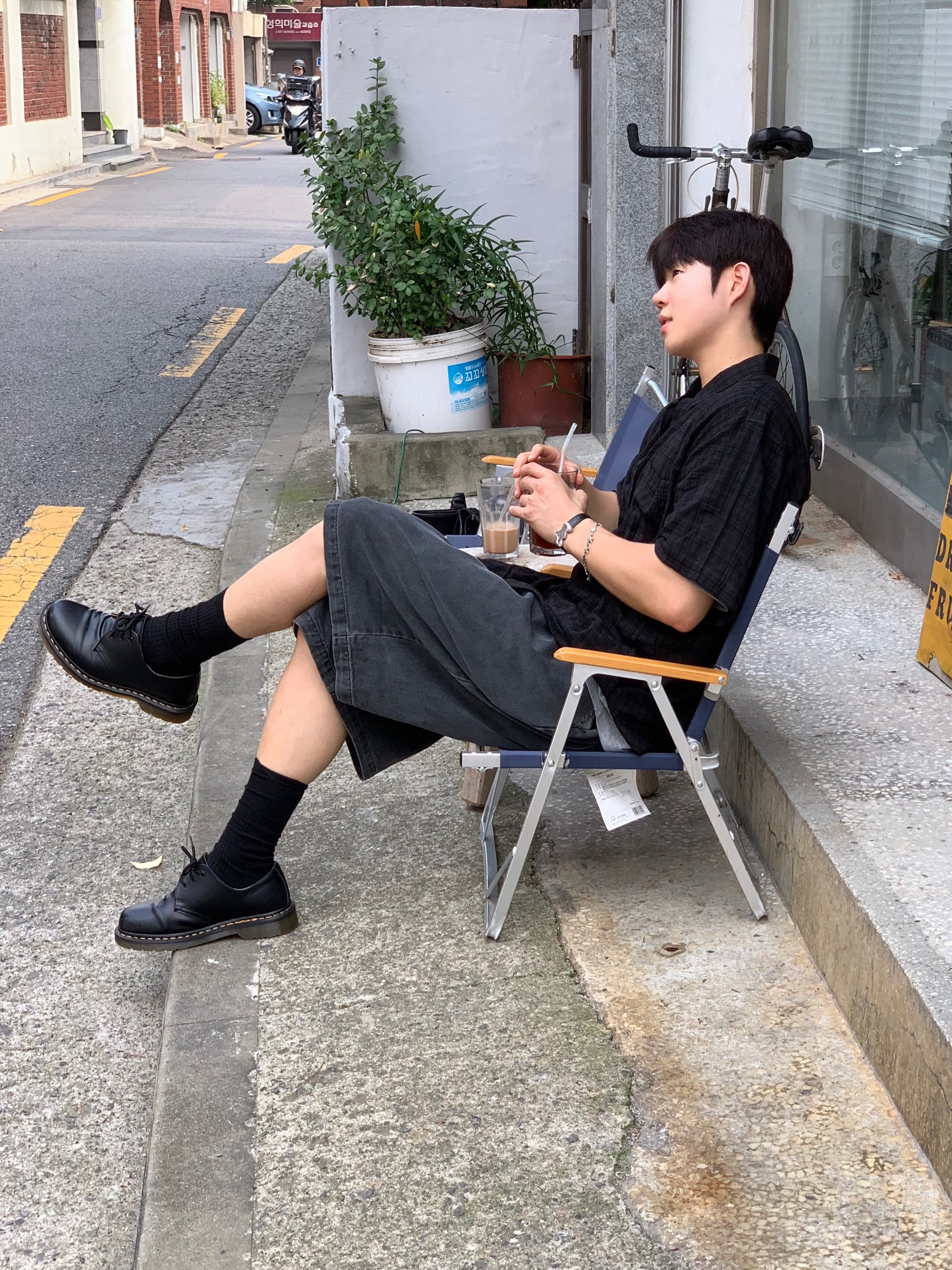 Dr. Martens 1461 Smooth Black, TOWTOW.ARCHIVE Timeless Twist Wristlet V3_Black&Silver 착용 스타일 - 2
