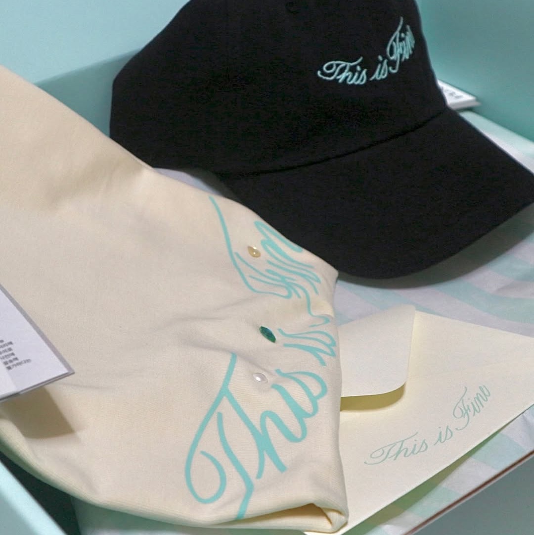 THIS IS FINE Cropped Signature Tee Cream, THIS IS FINE Signature Ball Cap Black 착용 스타일 - 6
