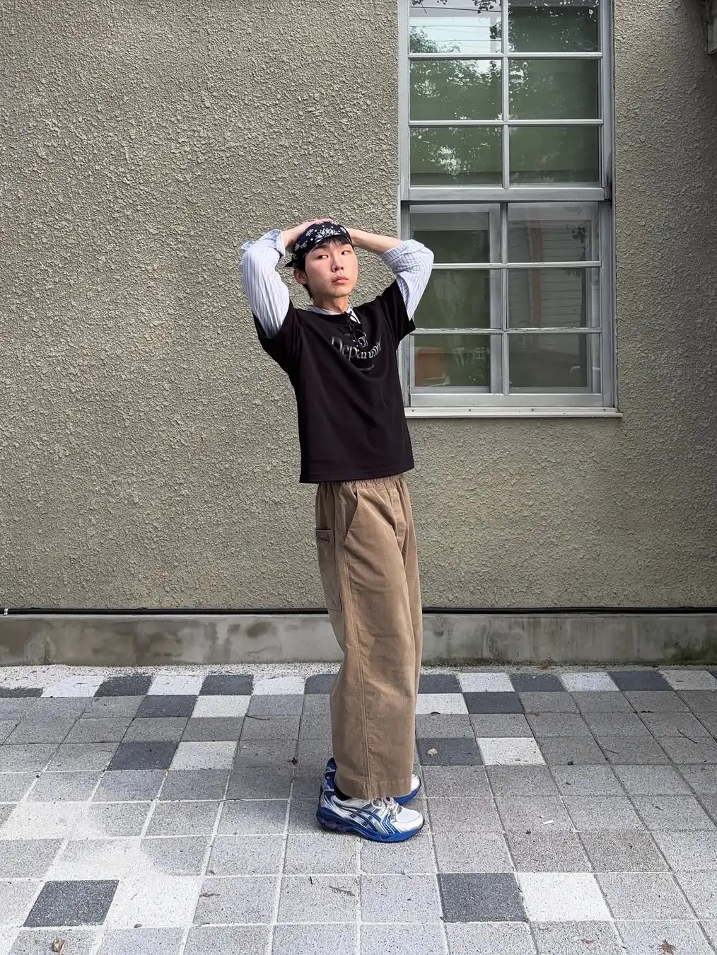Sports Dept Moving Logo T-shirt Black, Asics x The Museum Visitor Gel-Kayano 14 Polar Shade Illusion Blue 착용 스타일 - 3