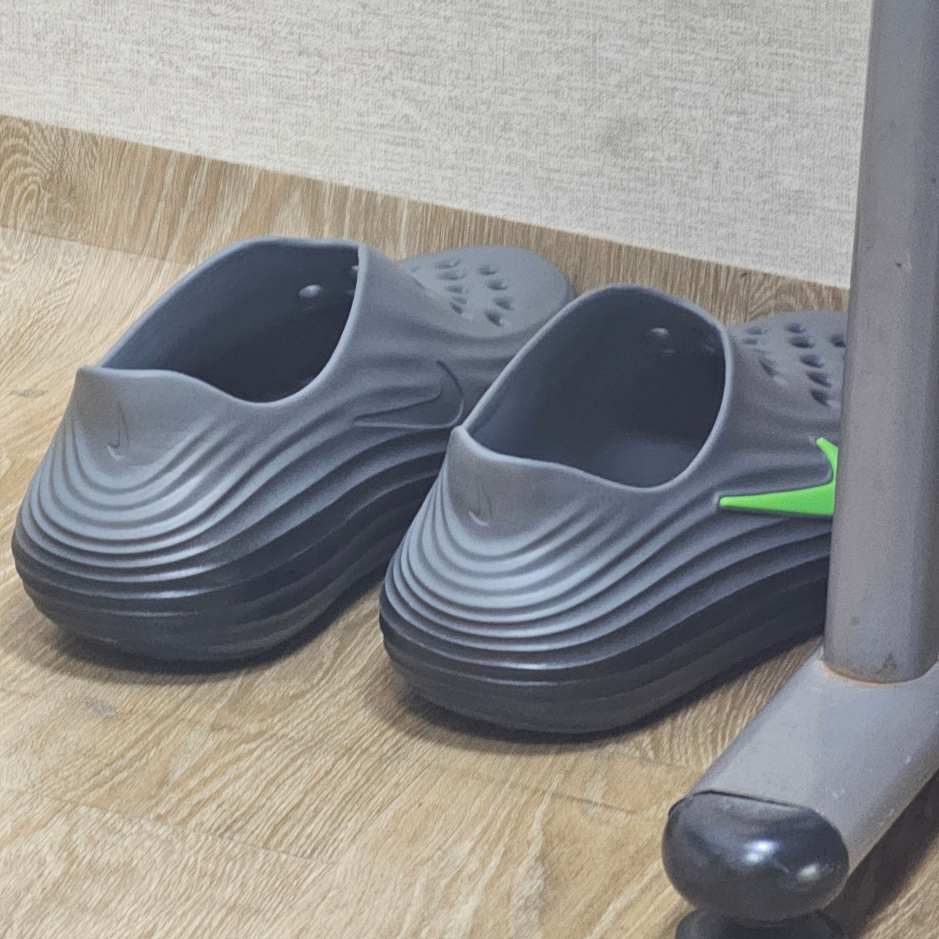 Nike ReactX Rejuven8 Black Cool Grey 착용 스타일