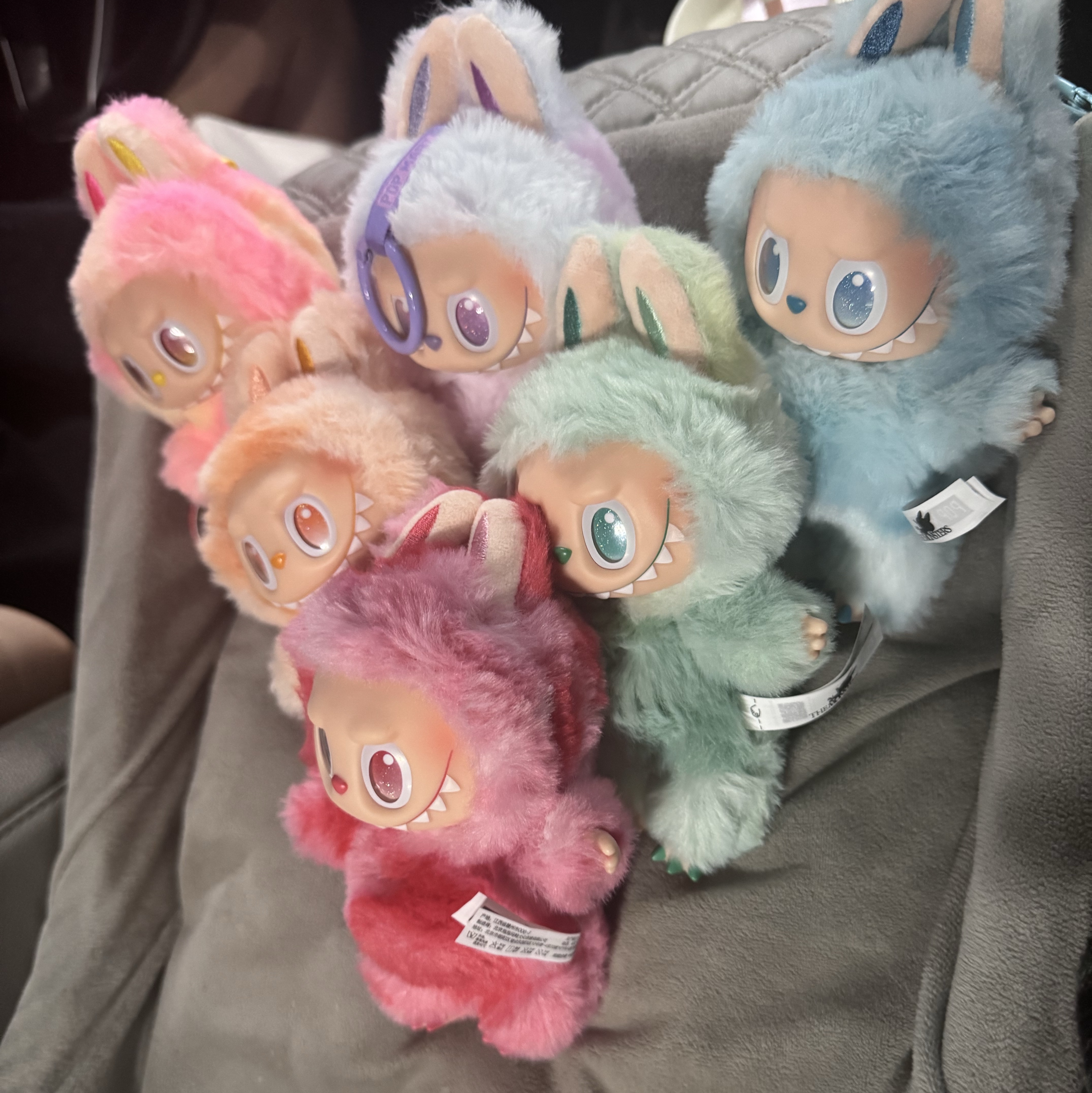 Pop Mart Labubu The Monsters Highlight Series Sealed Case (6 Blind Boxes), Pop Mart Labubu The Monsters Highlight Series Luck Keyring (Opened Case) 착용 스타일