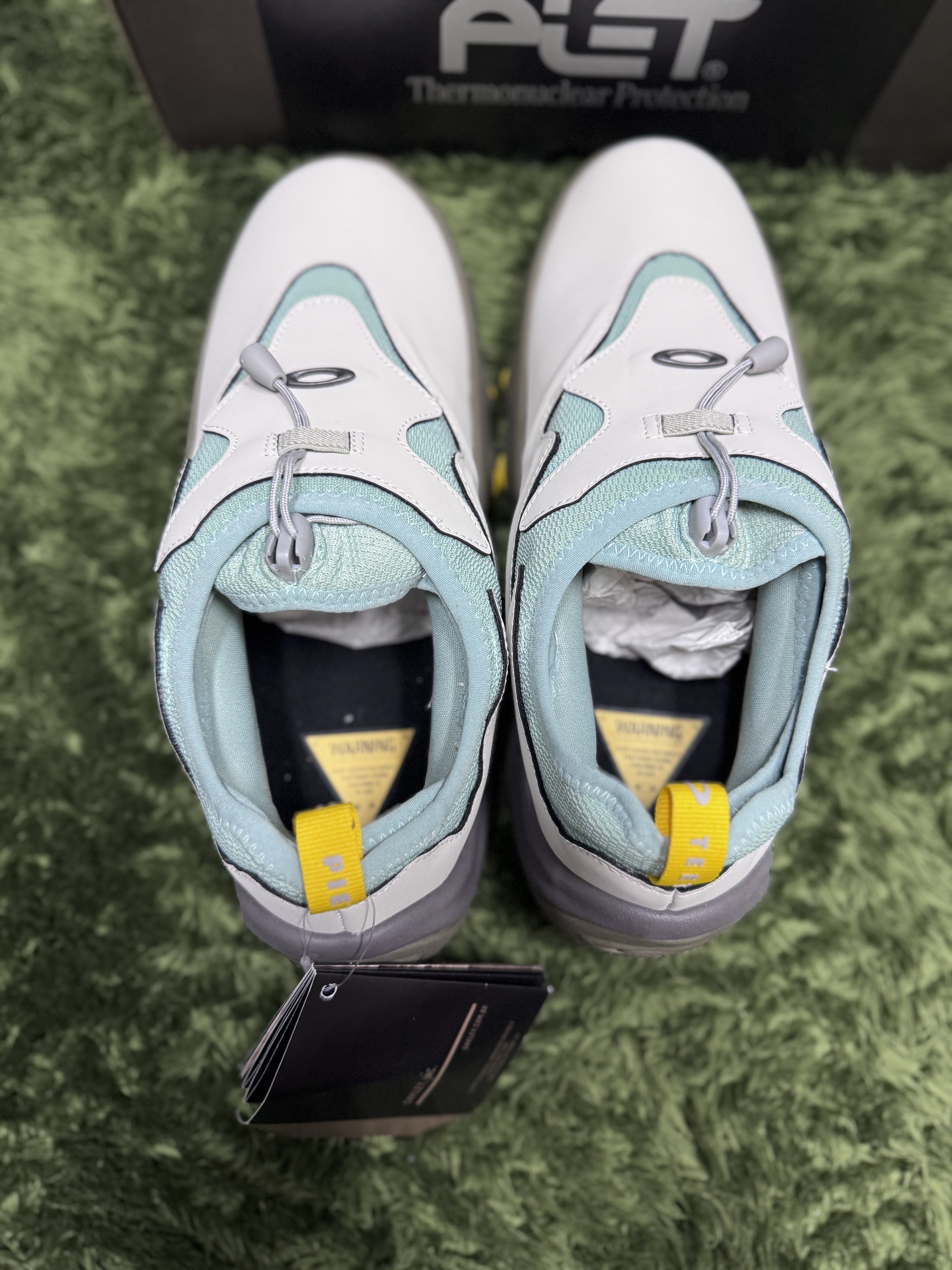 Oakley x Piet Teeth OG Slip-On Grey 착용 스타일 - 3