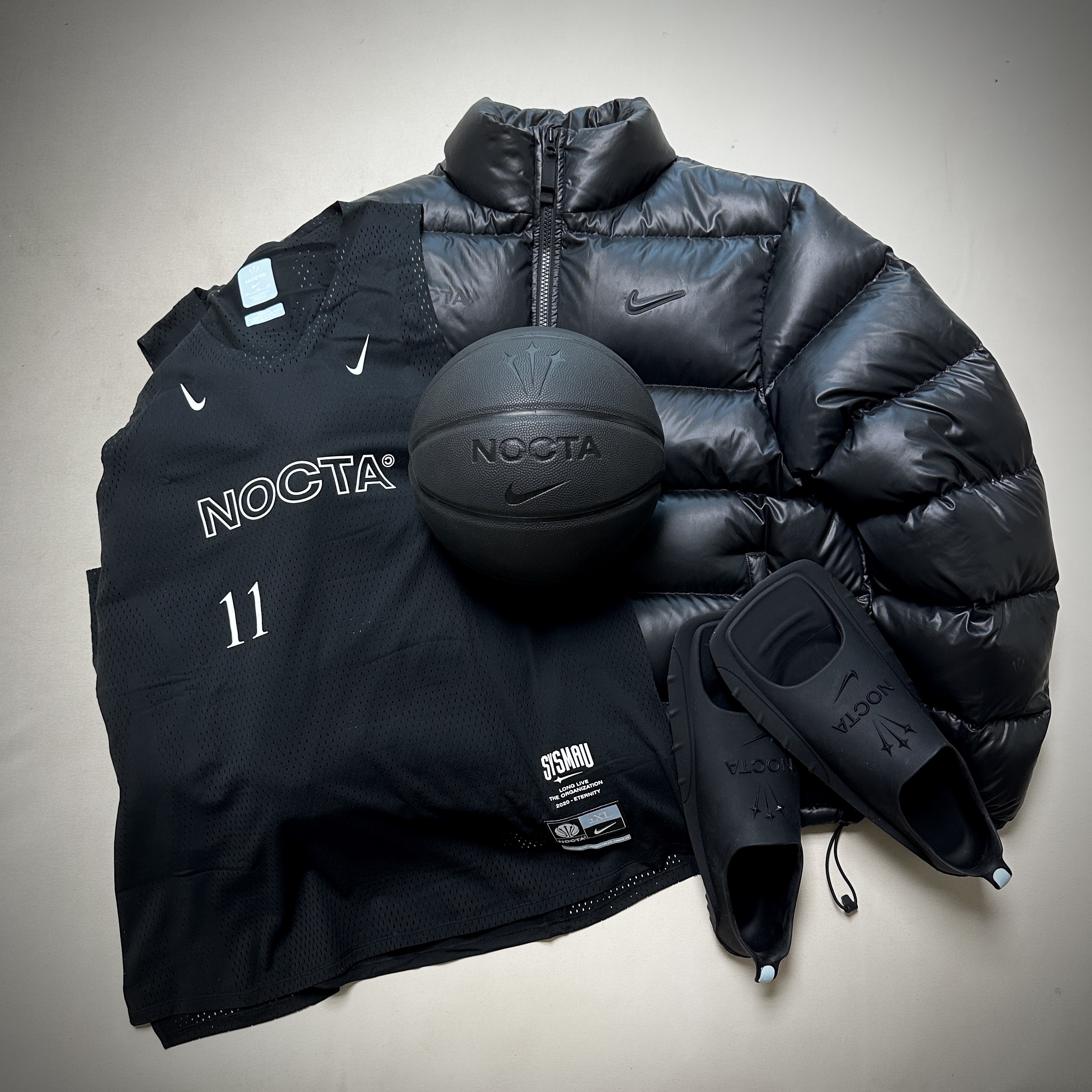 Nike x Drake Nocta Basketball Lightweight Jersey Black (DV3649-010), Nike x Drake Nocta Swim Fins Black 착용 스타일