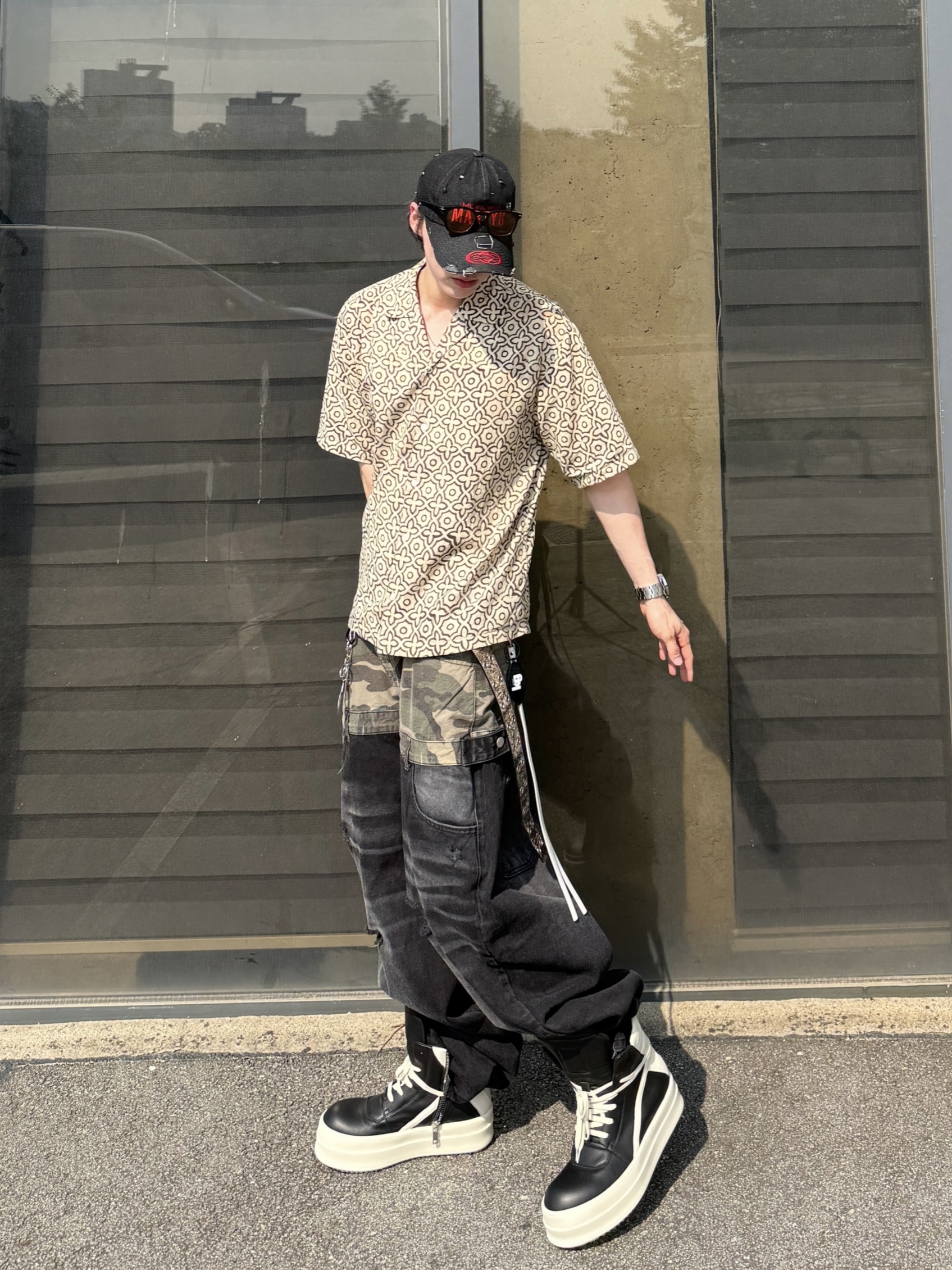 Rick Owens Hollywood Mega Bumper Geobasket in Full Grain Calf Leather Black Milk, MJD x Kamien Double Hole Belt Oak Brown 착용 스타일 - 4