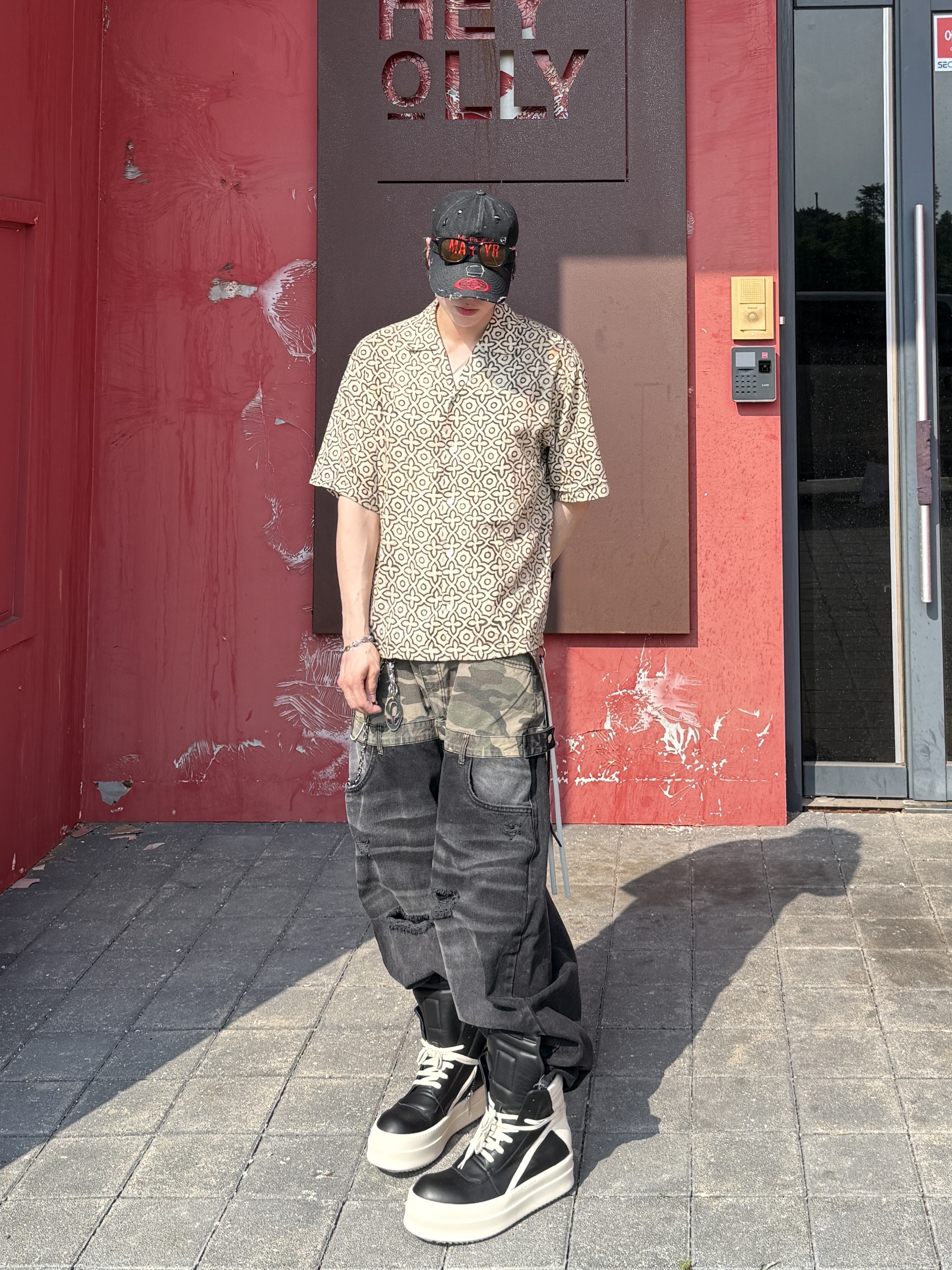 Rick Owens Hollywood Mega Bumper Geobasket in Full Grain Calf Leather Black Milk, MJD x Kamien Double Hole Belt Oak Brown 착용 스타일 - 5