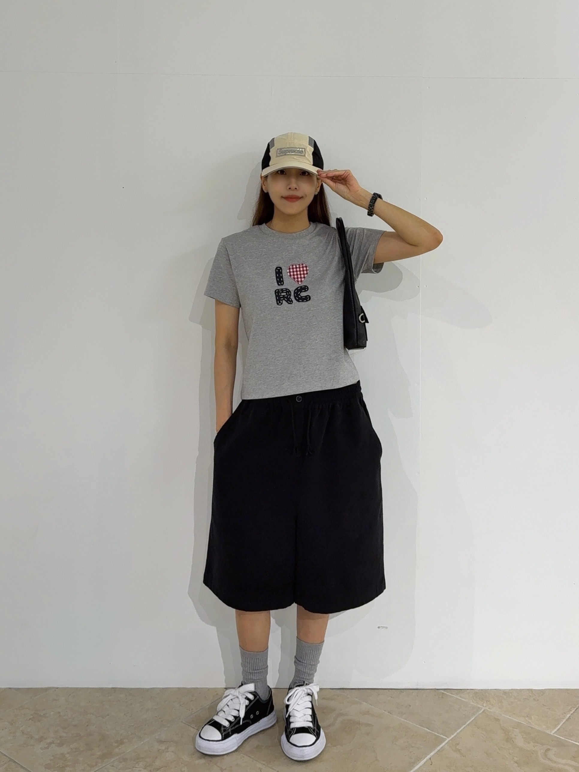 Supreme Side Mesh Camp Cap Cream - 25SS, AMI de Coeur Socks Off White Grey (3 Pack) 착용 스타일 - 1