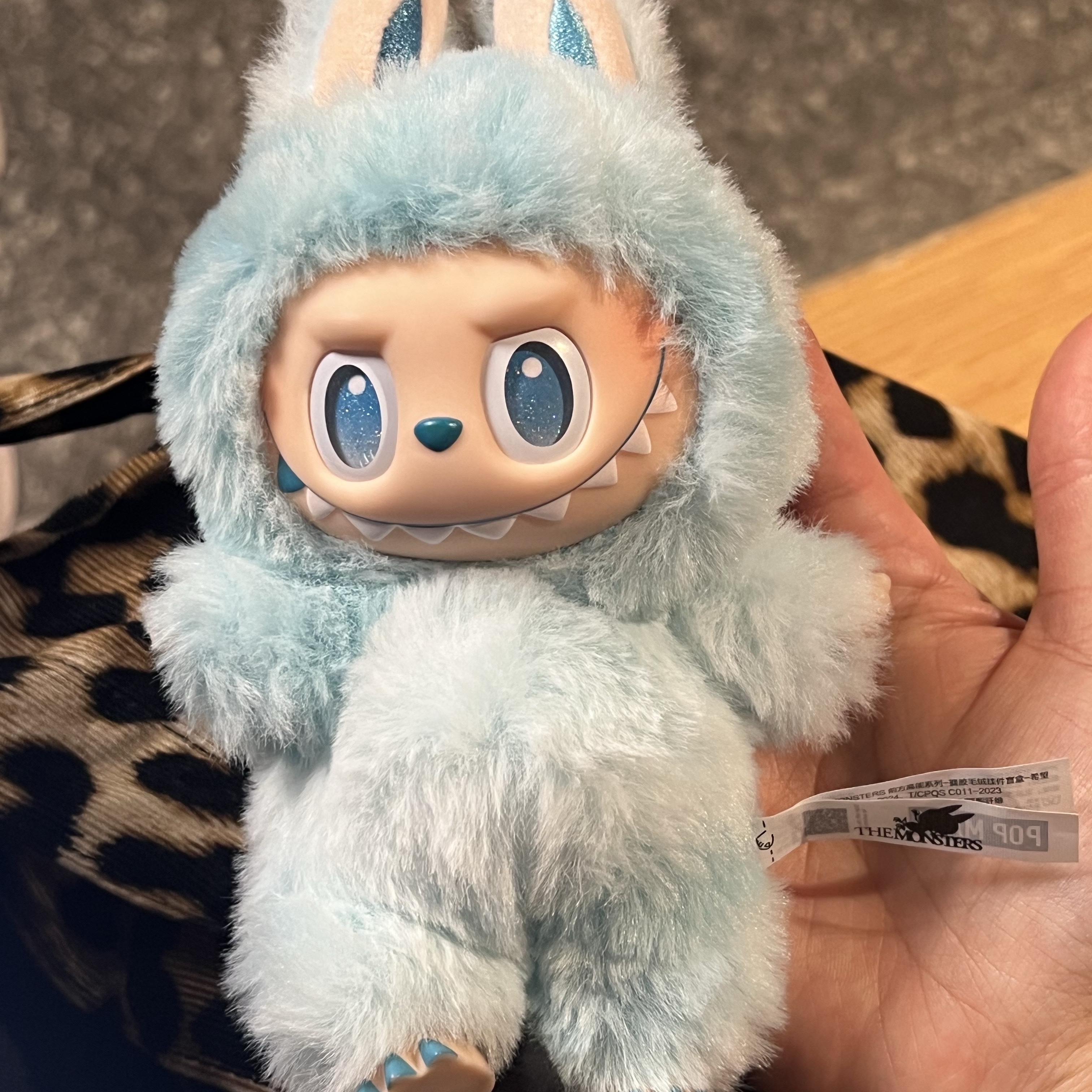 Pop Mart Labubu The Monsters Highlight Series Hope Keyring (Opened Case) 착용 스타일