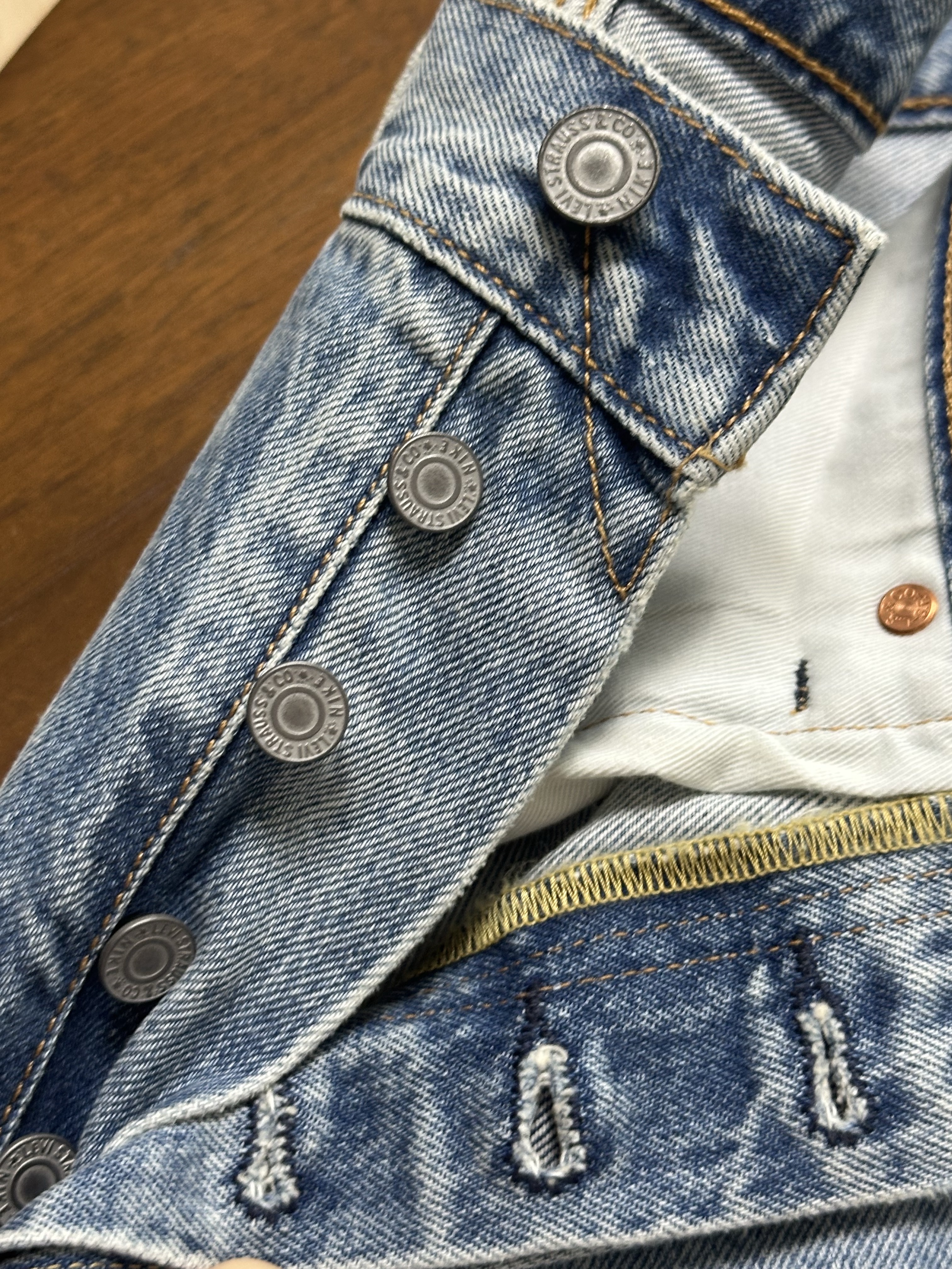 Levi's x Nike Baggy Jeans Light Blue 착용 스타일 - 1