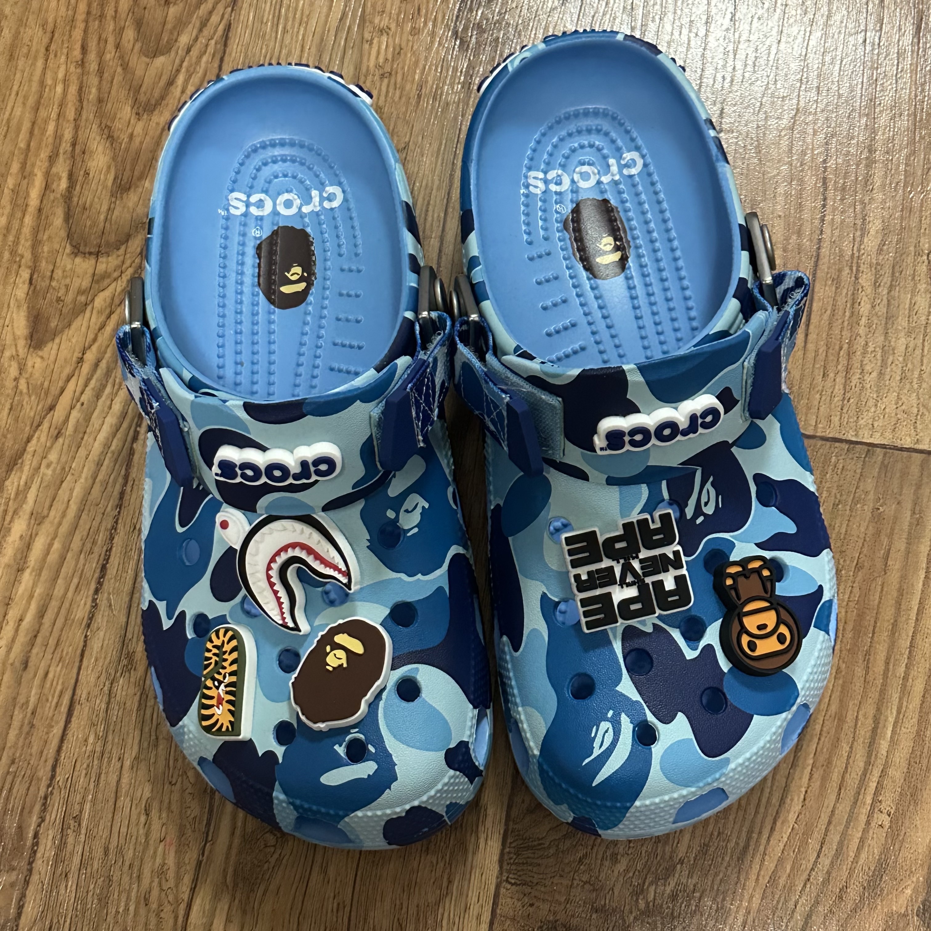 Crocs x BAPE Classic Clog Oxygen 착용 스타일